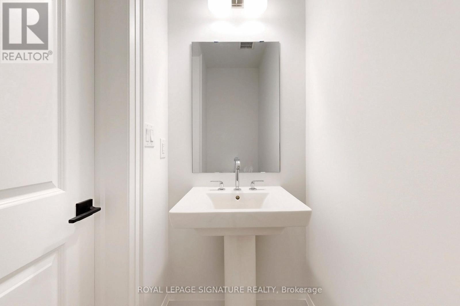 412 York Downs Boulevard, Markham, Ontario  L6C 3R4 - Photo 14 - N12396590