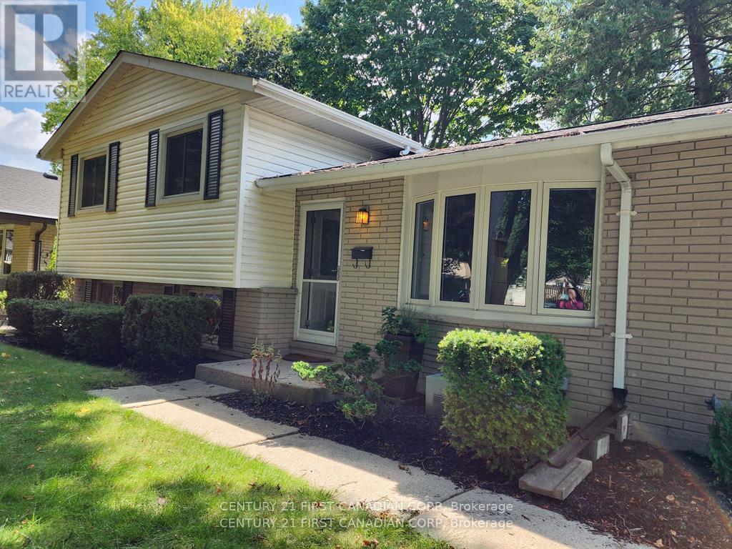 UPPER UNIT - 711 ALGOMA AVENUE, London North, Ontario