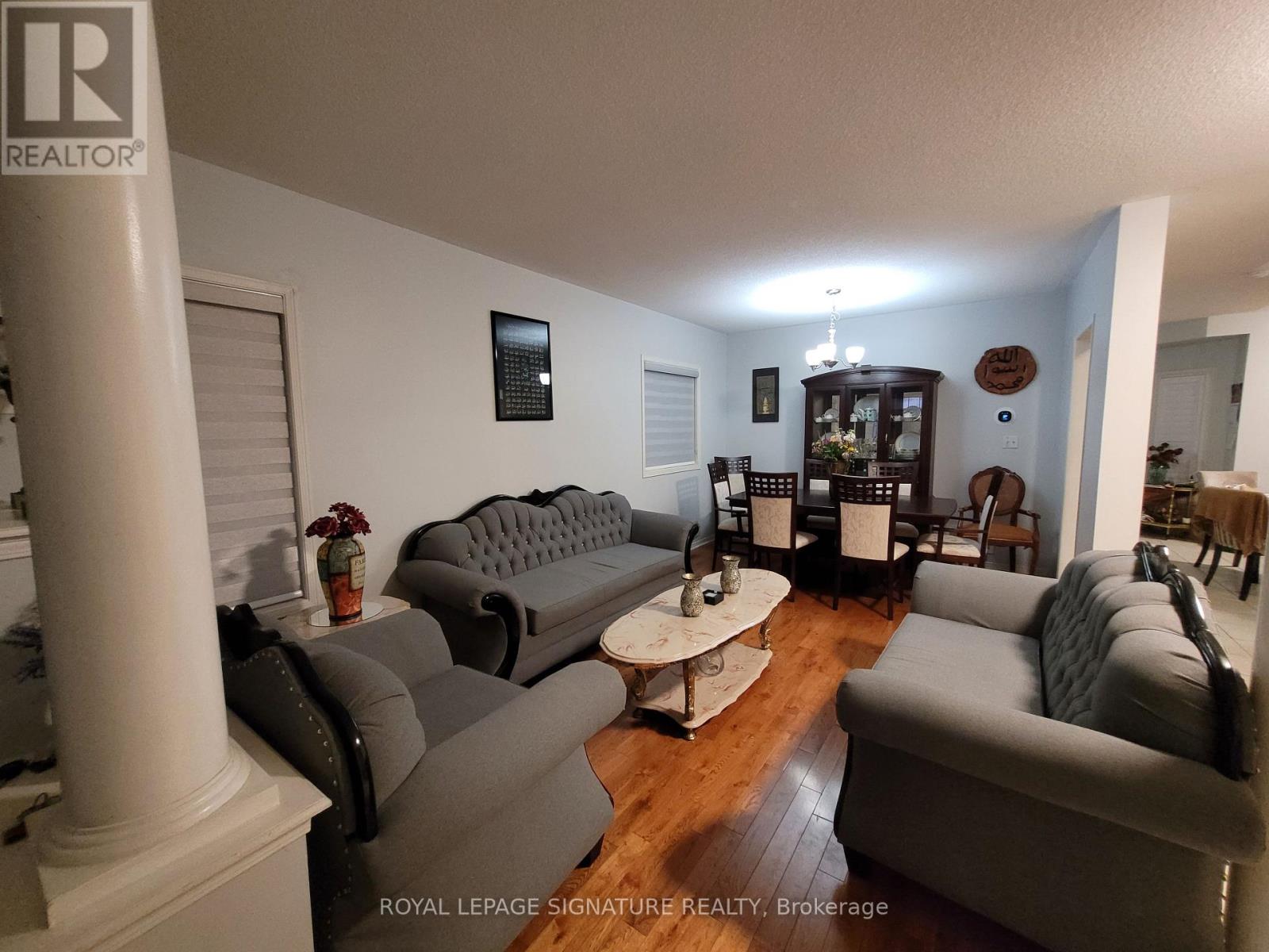 1082 Galesway Boulevard, Mississauga, Ontario  L5V 2T6 - Photo 2 - W12558794