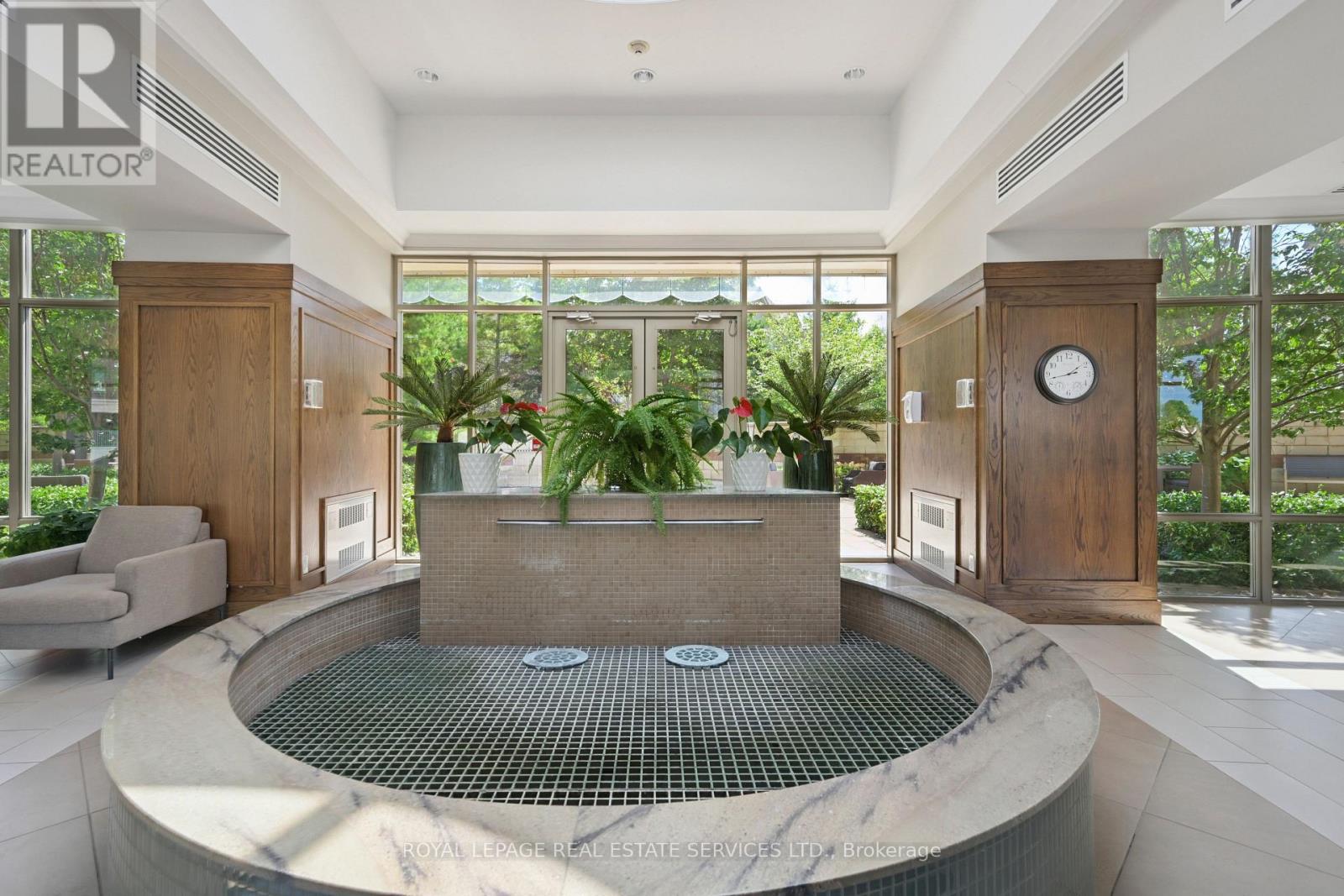 309 - 2391 Central Park Drive, Oakville, Ontario  L6H 0E4 - Photo 3 - W12559250