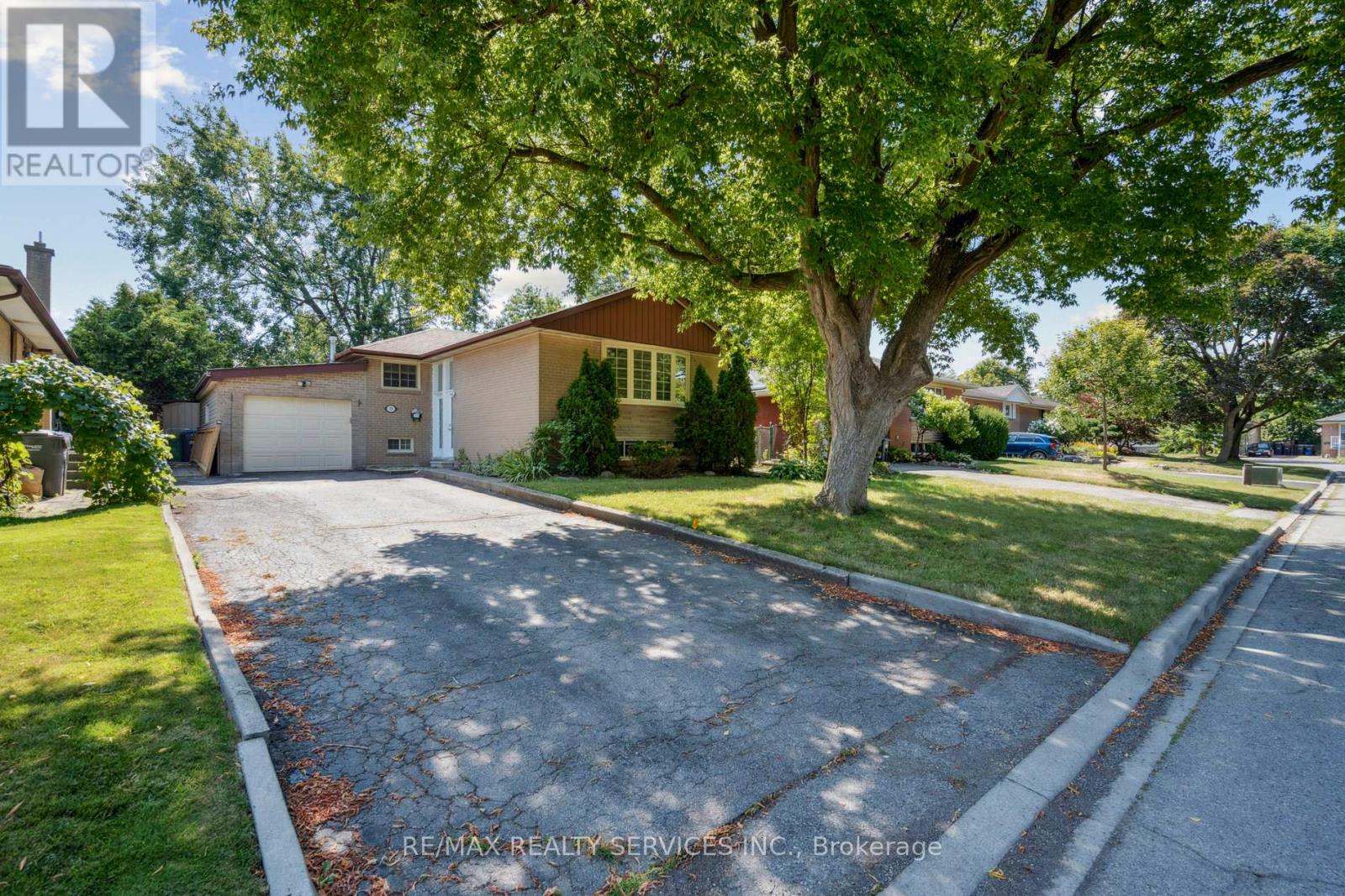 BASEMENT - 15 MCCLURE AVENUE, Brampton, Ontario