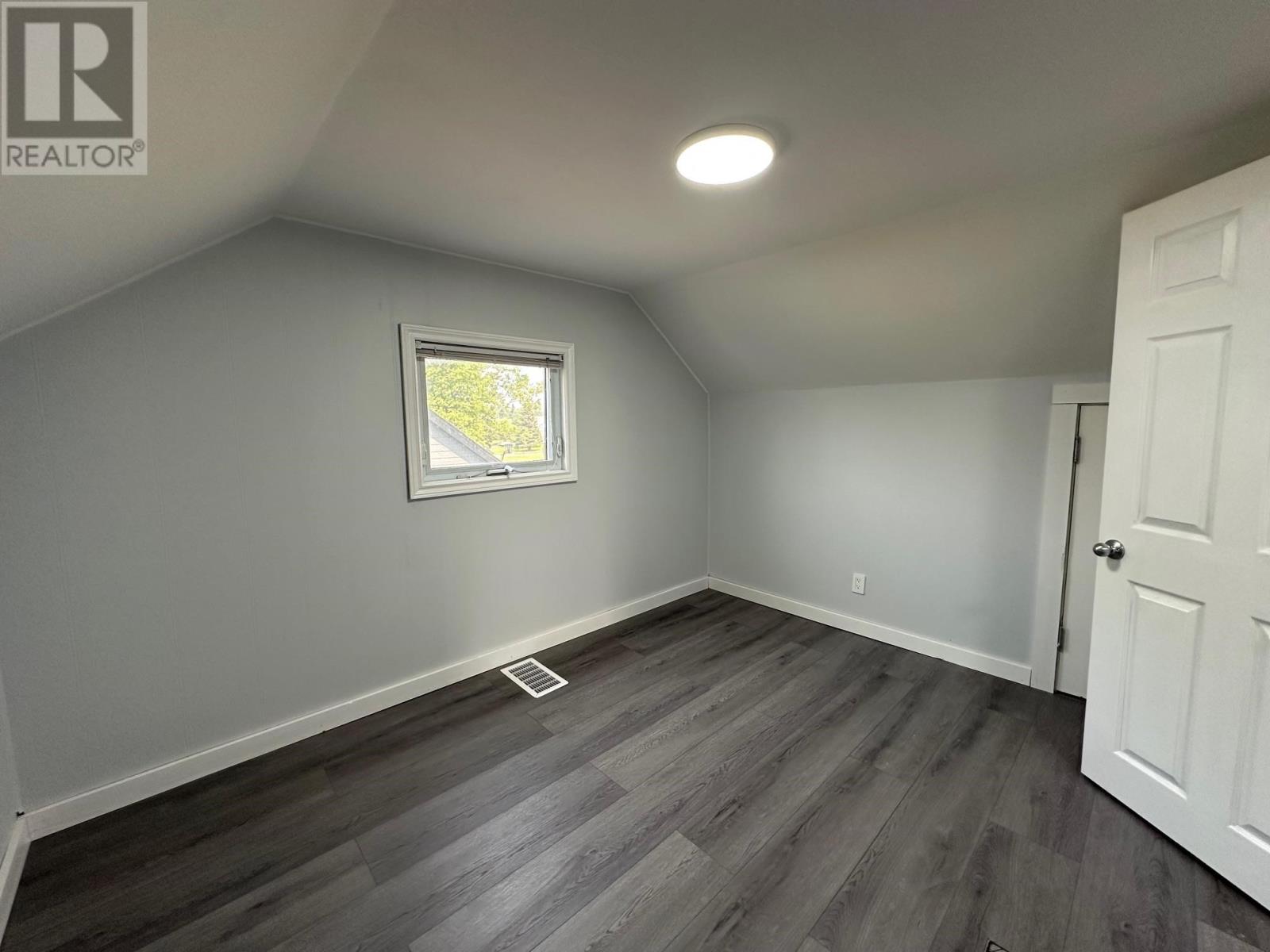 18 Elizabeth Ave, Terrace Bay, Ontario  P0T 2W0 - Photo 17 - TB252159