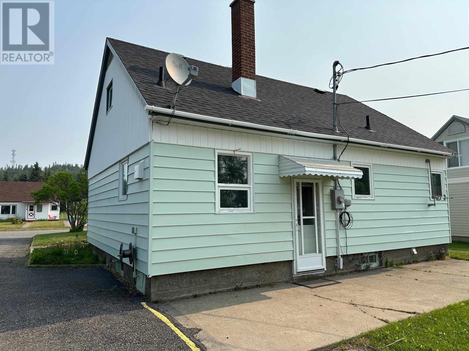 18 Elizabeth Ave, Terrace Bay, Ontario  P0T 2W0 - Photo 2 - TB252159