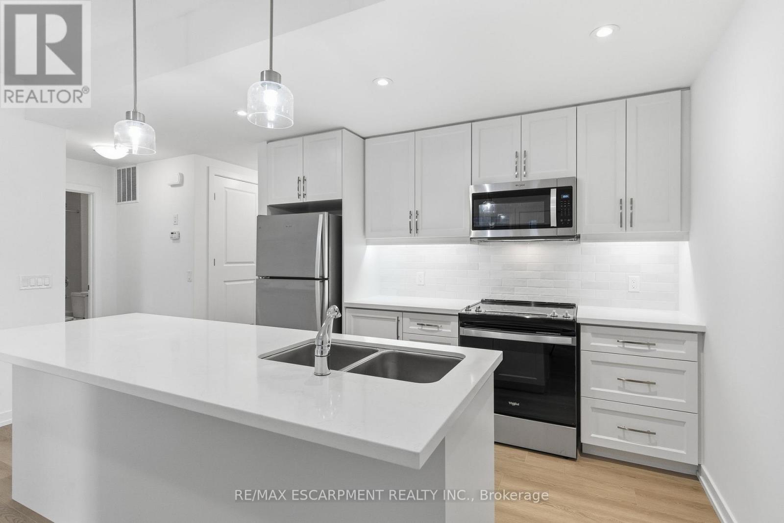 29 - 70 Kenesky Drive, Hamilton, Ontario  L8B 2A9 - Photo 10 - X12556238