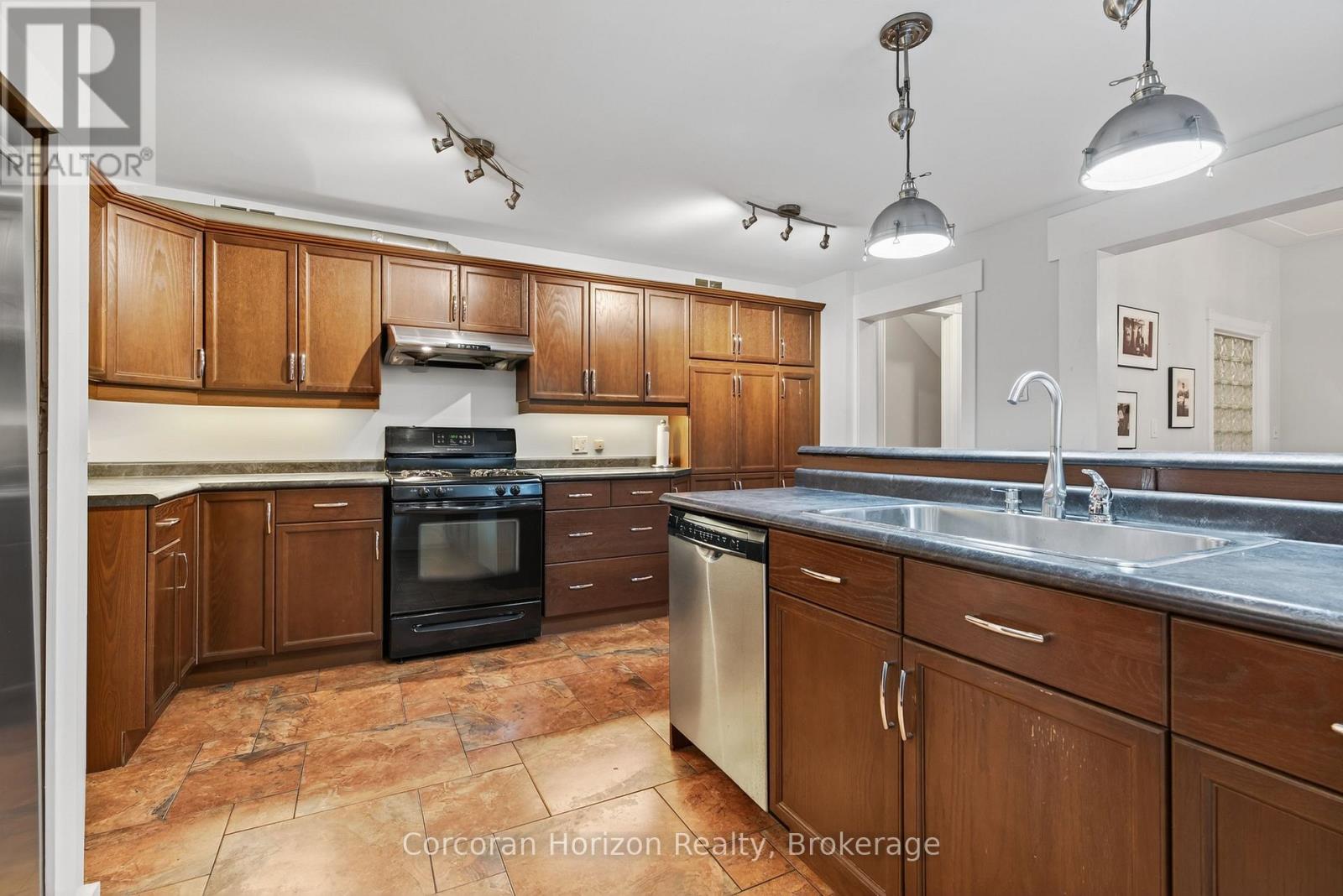 292 John Street N, Hamilton, Ontario  L8L 4P7 - Photo 18 - X12559418