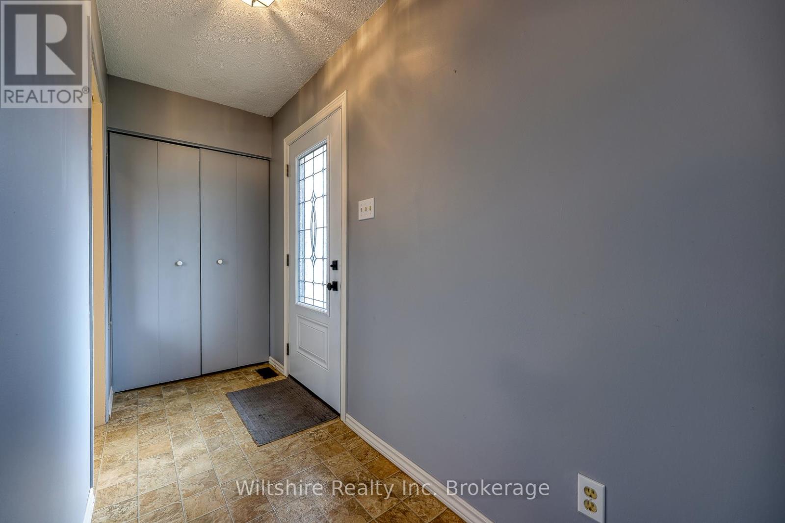 22 Centennial Avenue, Tillsonburg, Ontario  N4G 4R6 - Photo 10 - X12559404