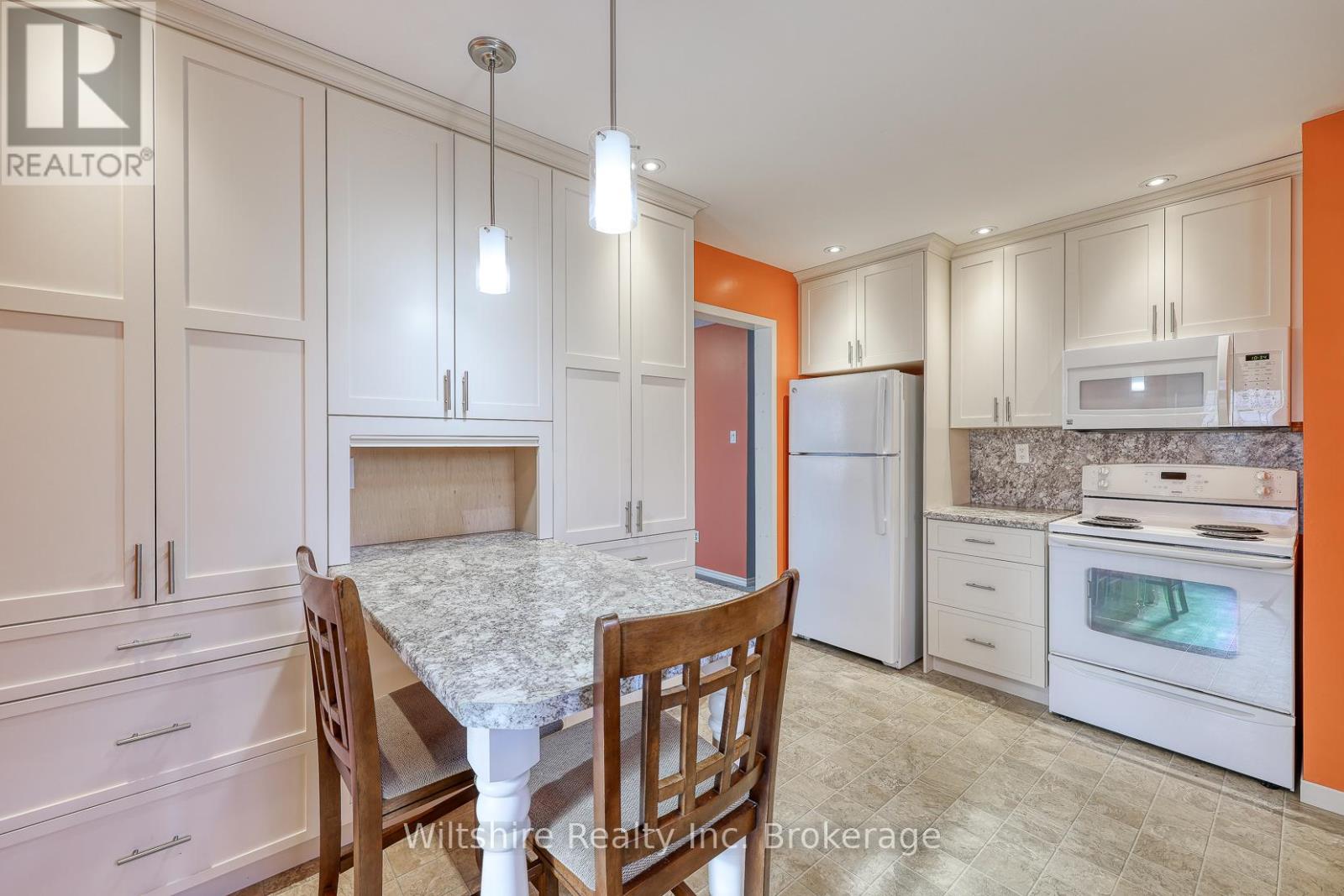 22 Centennial Avenue, Tillsonburg, Ontario  N4G 4R6 - Photo 13 - X12559404