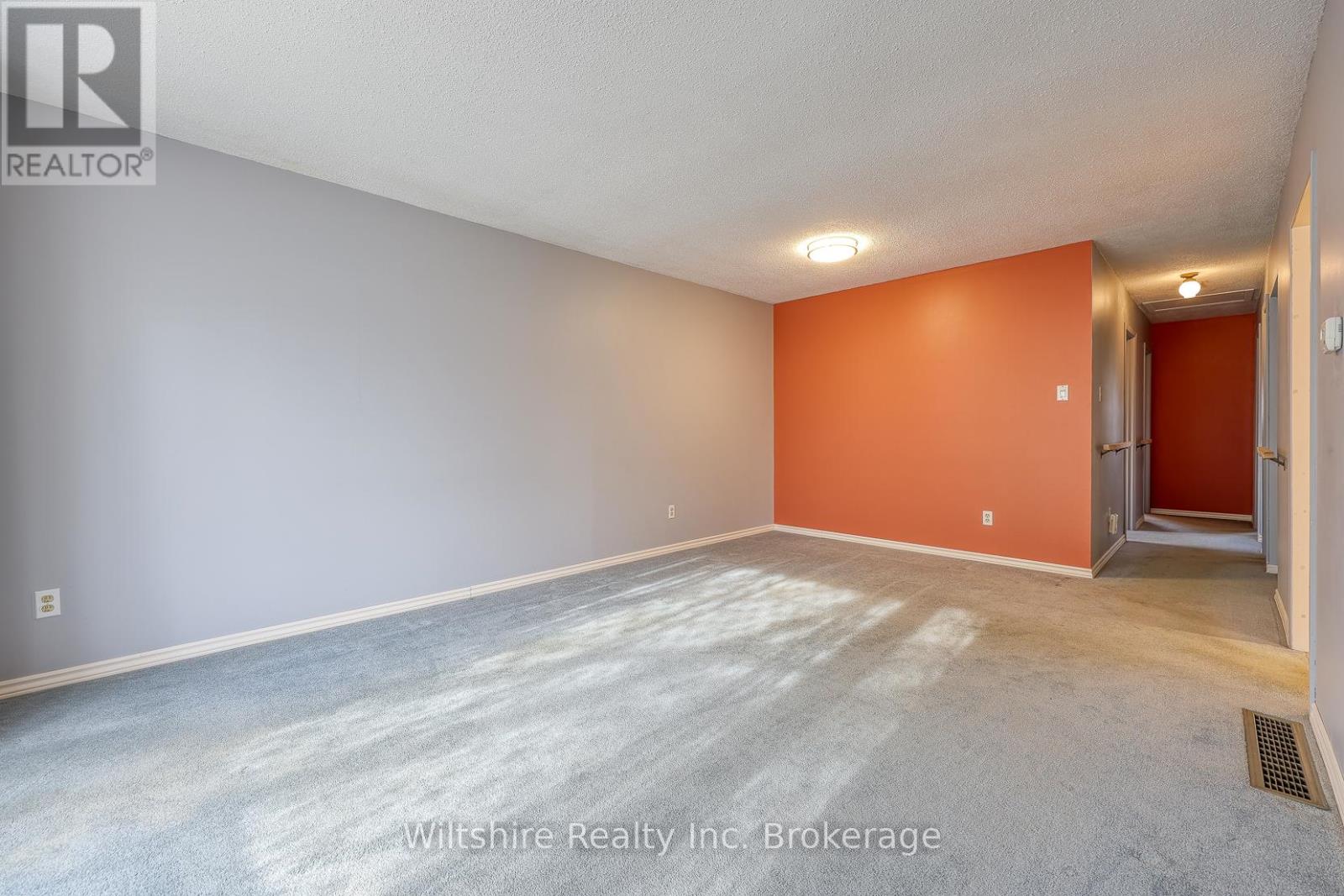 22 Centennial Avenue, Tillsonburg, Ontario  N4G 4R6 - Photo 15 - X12559404