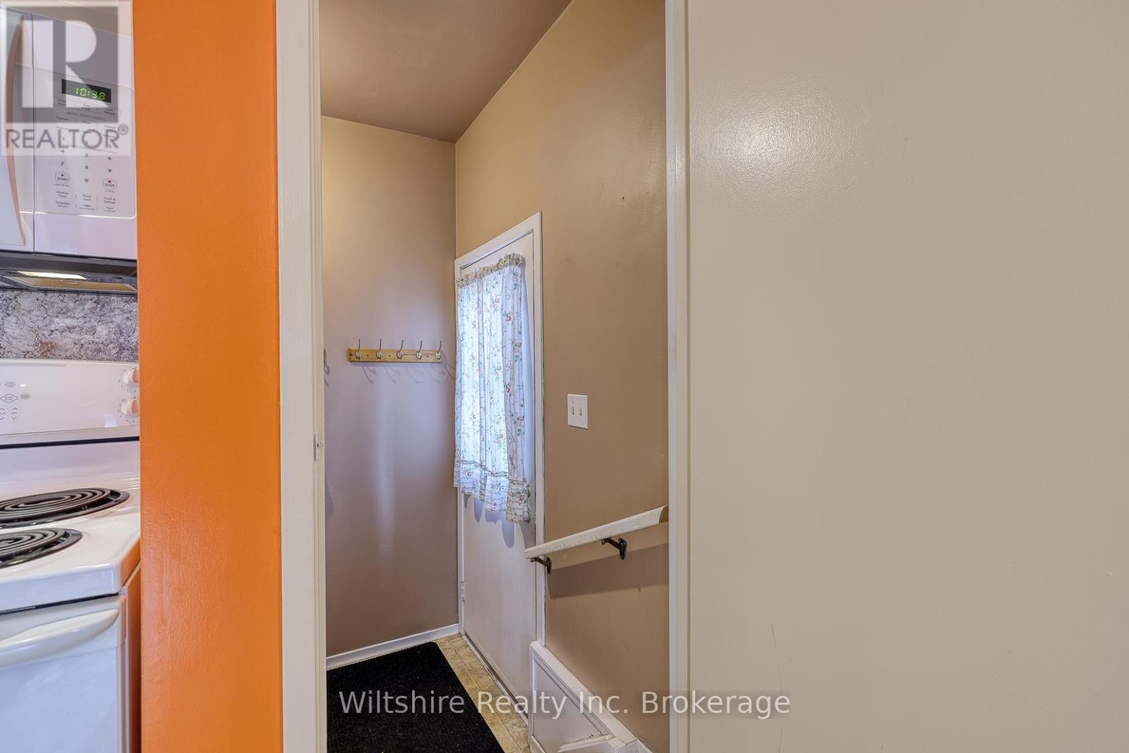 22 Centennial Avenue, Tillsonburg, Ontario  N4G 4R6 - Photo 20 - X12559404