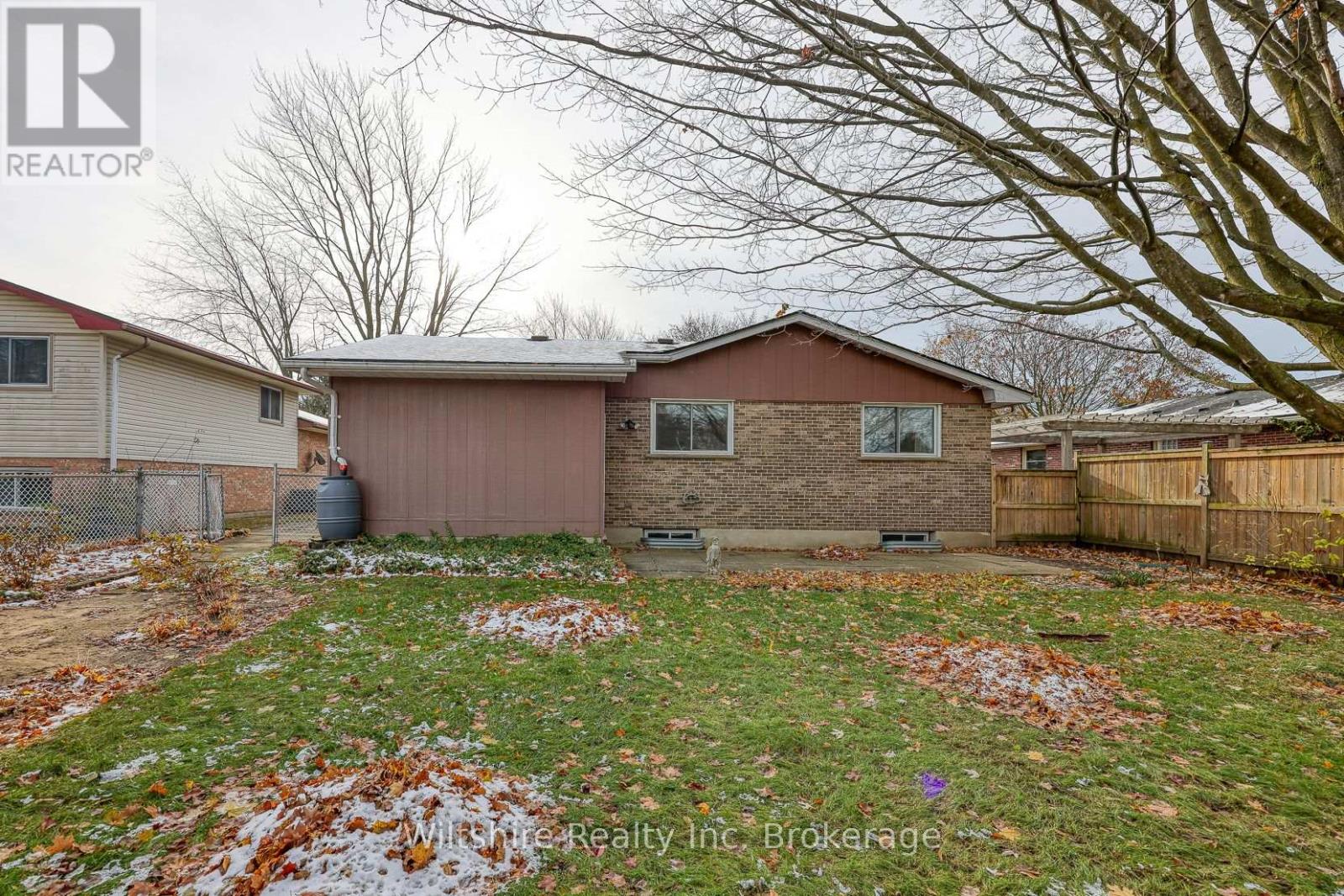 22 Centennial Avenue, Tillsonburg, Ontario  N4G 4R6 - Photo 7 - X12559404