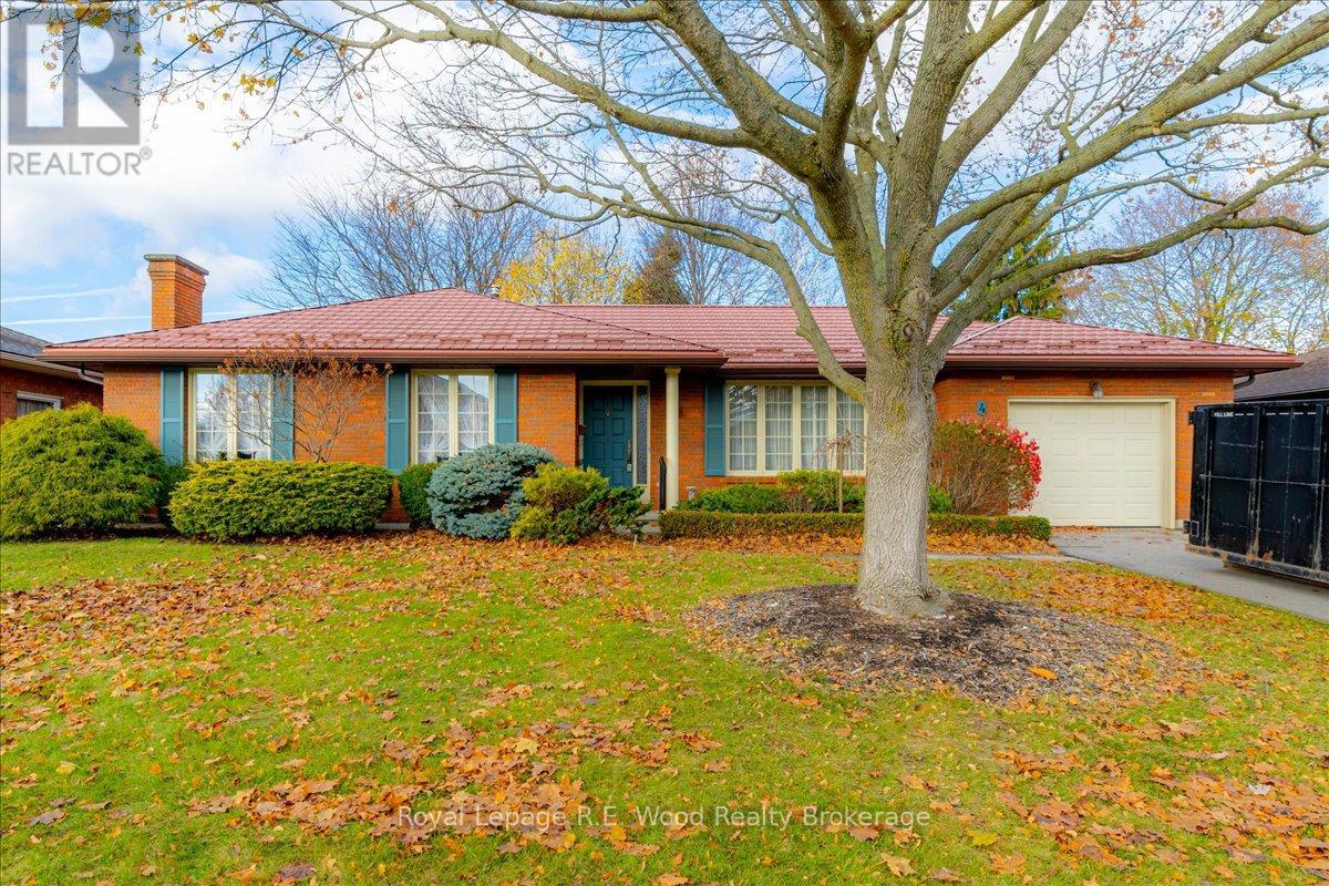 4 Christopher Court, Tillsonburg, Ontario  N4G 4W5 - Photo 1 - X12559508