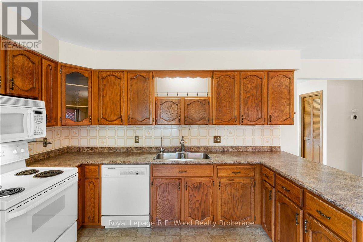 4 Christopher Court, Tillsonburg, Ontario  N4G 4W5 - Photo 11 - X12559508