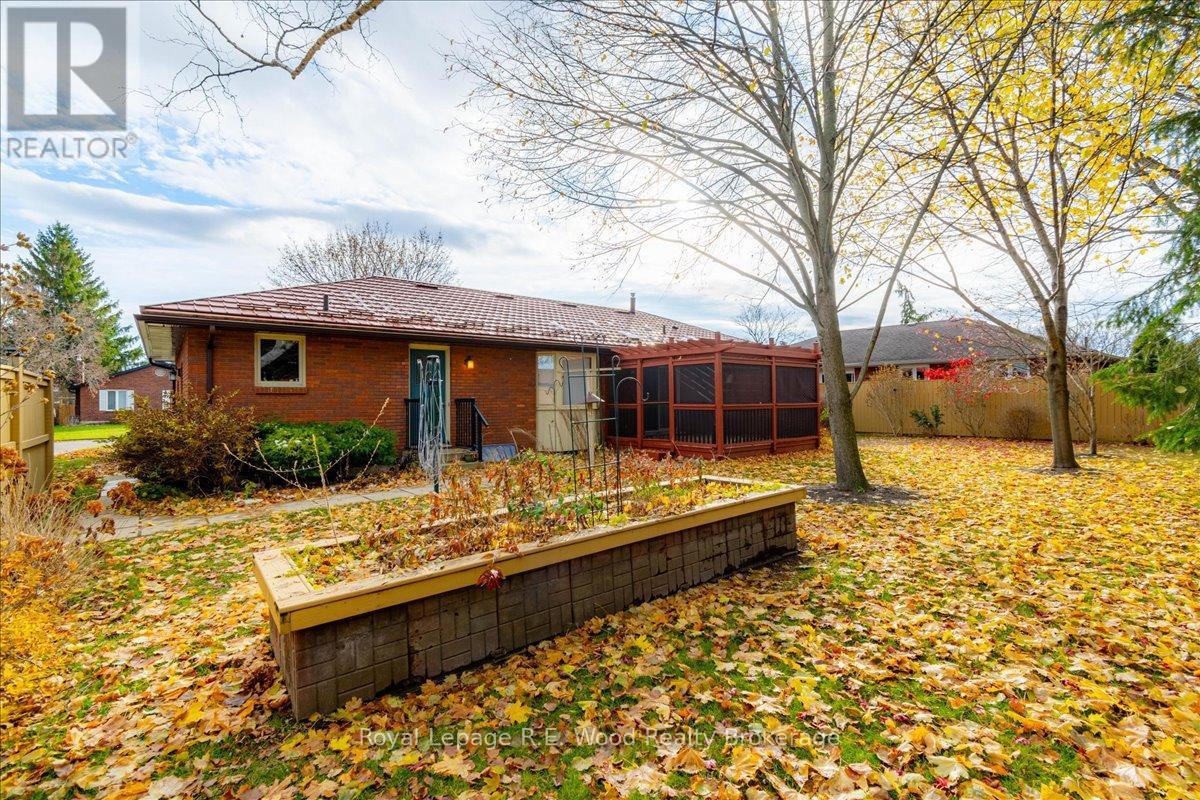 4 Christopher Court, Tillsonburg, Ontario  N4G 4W5 - Photo 36 - X12559508