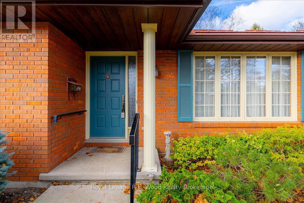 4 Christopher Court, Tillsonburg, Ontario  N4G 4W5 - Photo 6 - X12559508