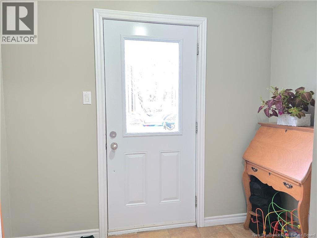 242 Foulem, Beresford, New Brunswick  E8K 1N3 - Photo 6 - NB130365