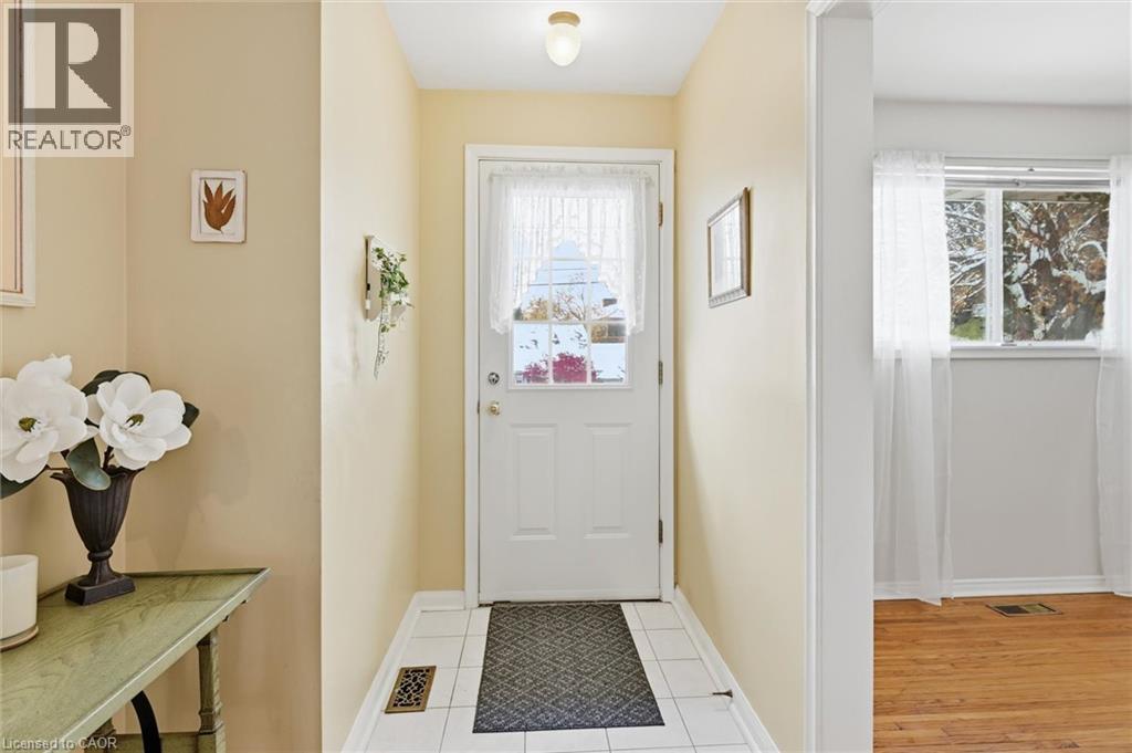 75 Flamboro Street, Waterdown, Ontario  L0R 2H0 - Photo 3 - 40788601