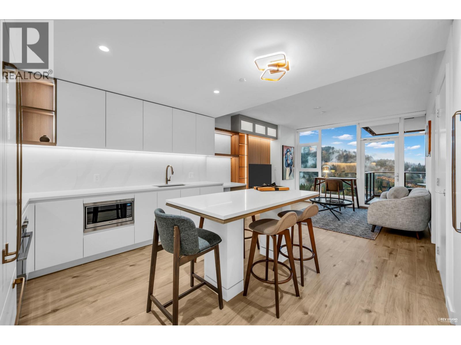 1601 720 Farrow Street, Coquitlam, British Columbia  V3J 0P3 - Photo 1 - R3068602