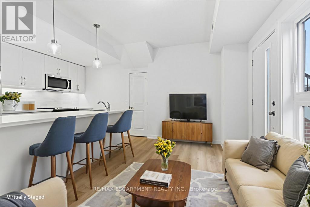 29 - 70 Kenesky Drive, Hamilton, Ontario  L8B 2A9 - Photo 4 - X12556238