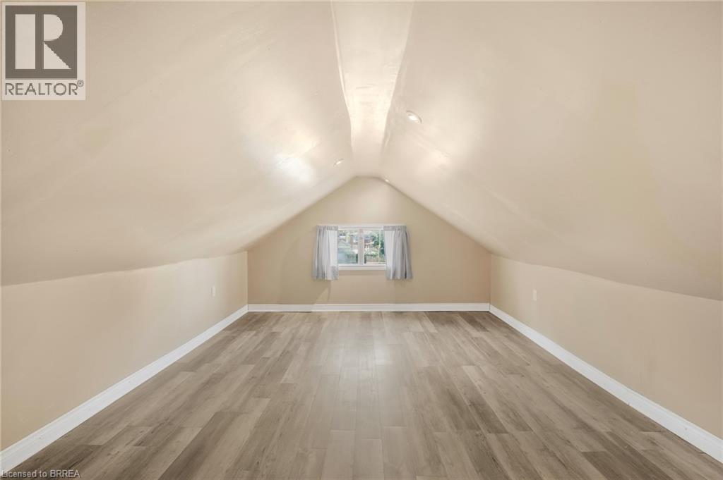 9 Superior Street, Brantford, Ontario  N3S 2J9 - Photo 12 - 40789297