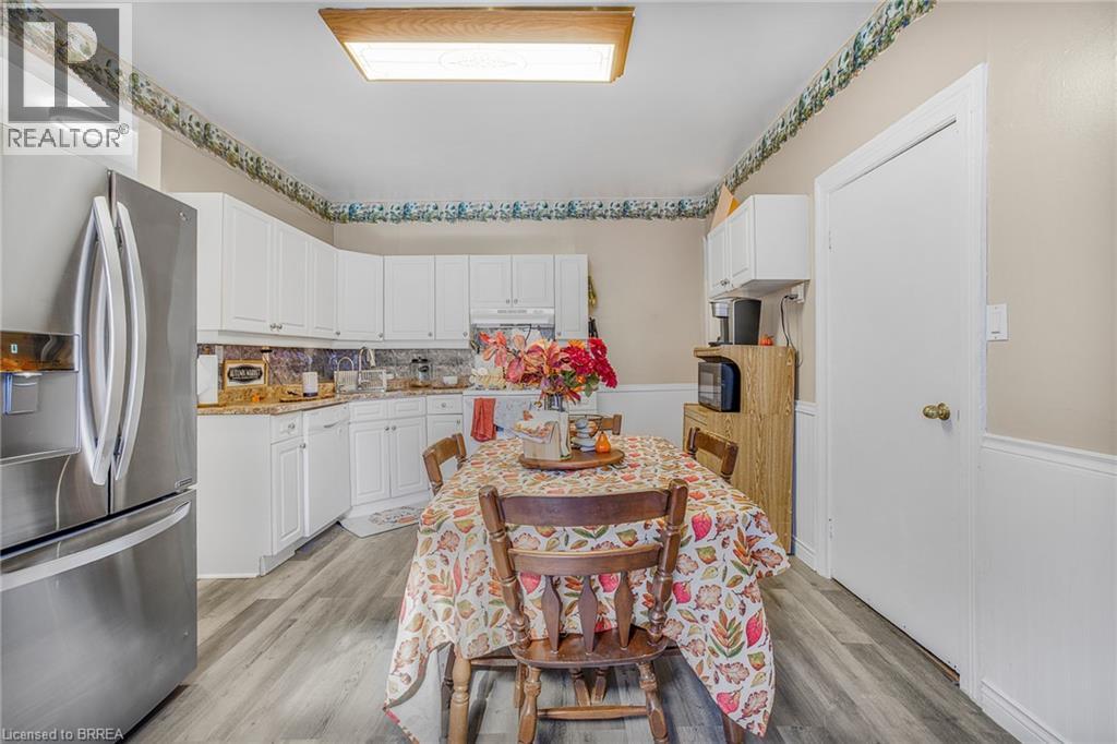 9 Superior Street, Brantford, Ontario  N3S 2J9 - Photo 5 - 40789297