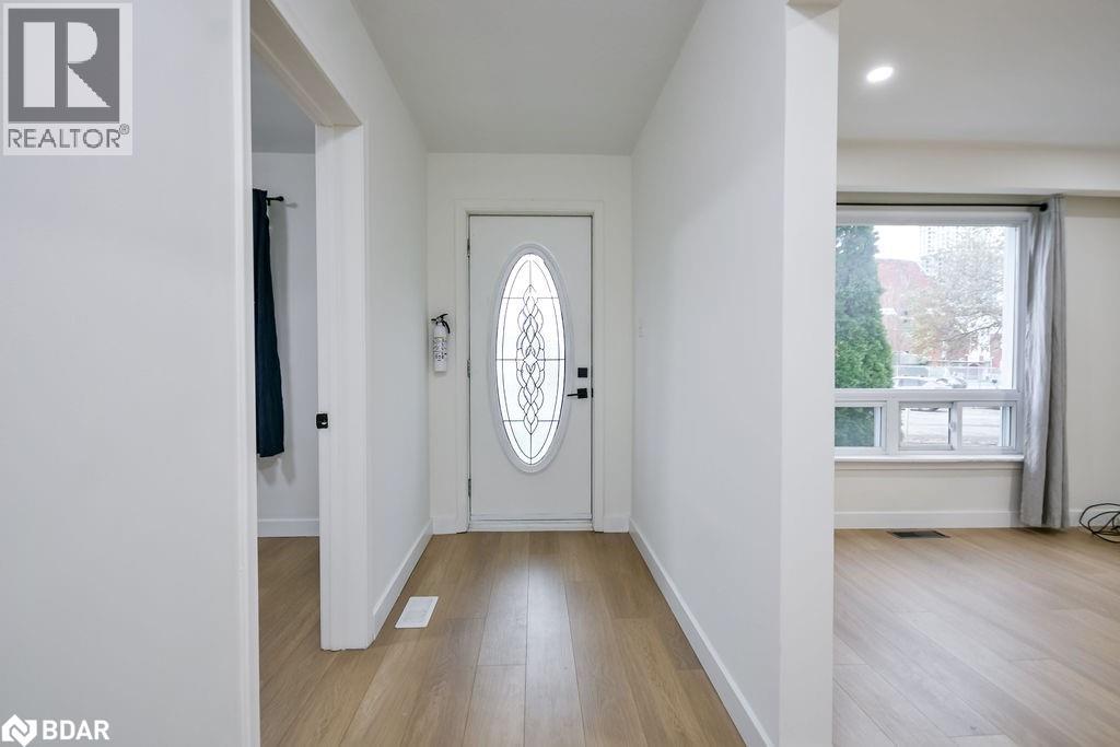 44 Parkside Drive, Barrie, Ontario  L4N 1W9 - Photo 4 - 40786368