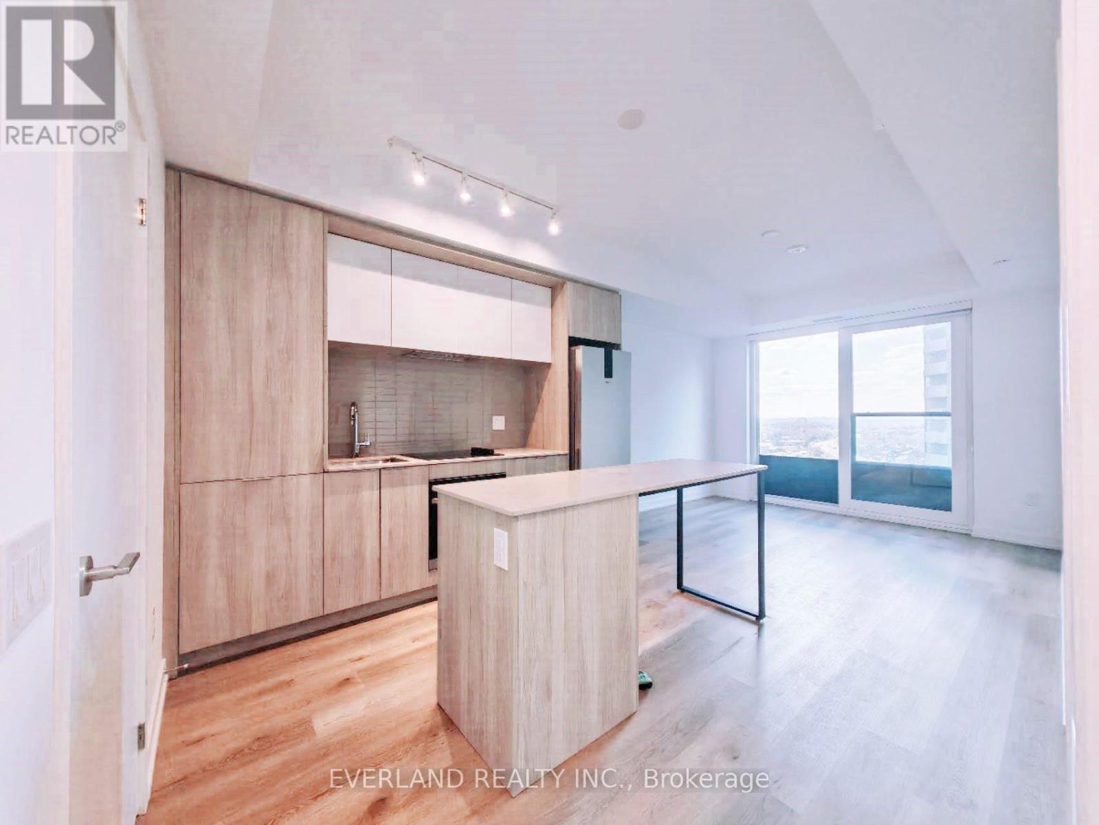 1109 - 395 Square One Drive, Mississauga, Ontario  L5B 0P6 - Photo 10 - W12557146