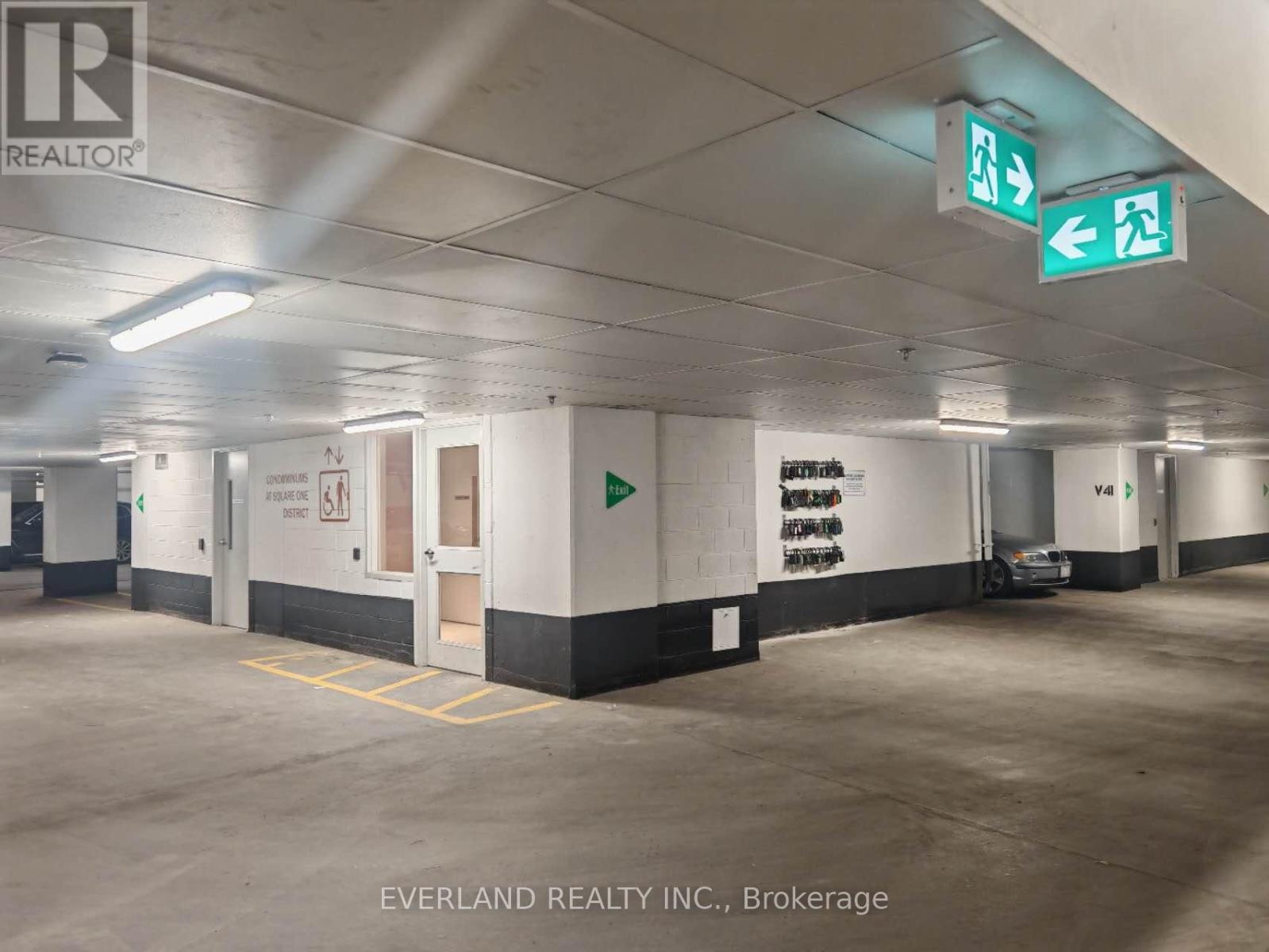 1109 - 395 Square One Drive, Mississauga, Ontario  L5B 0P6 - Photo 22 - W12557146