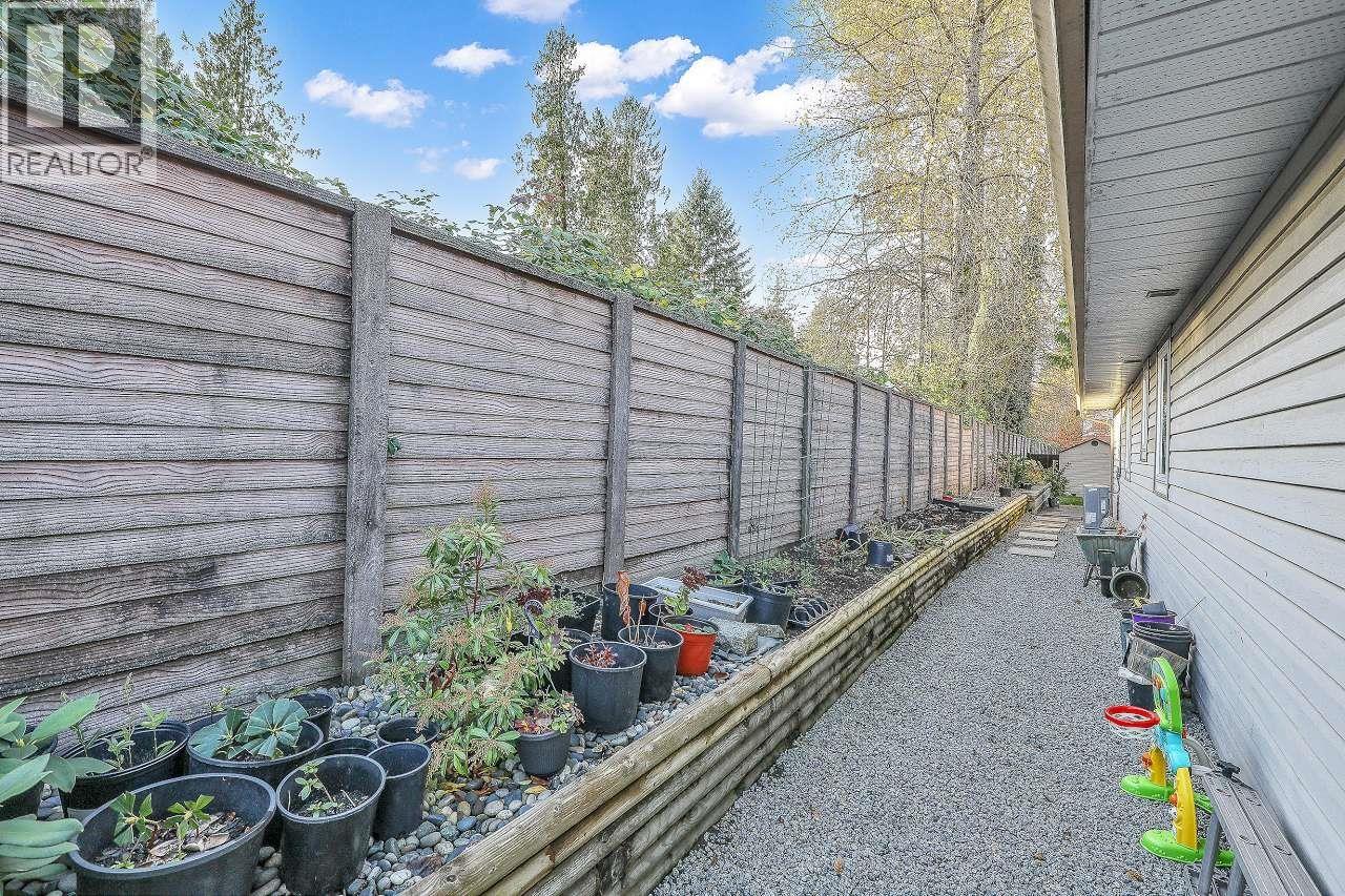 19358 Cusick Crescent, Pitt Meadows, British Columbia  V3Y 2M9 - Photo 31 - R3067773