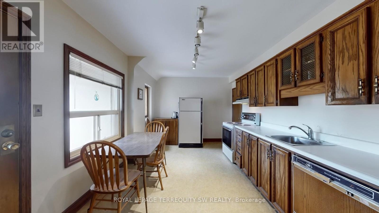 56 Petman Avenue, Toronto, Ontario  M4S 2S8 - Photo 17 - C12559328