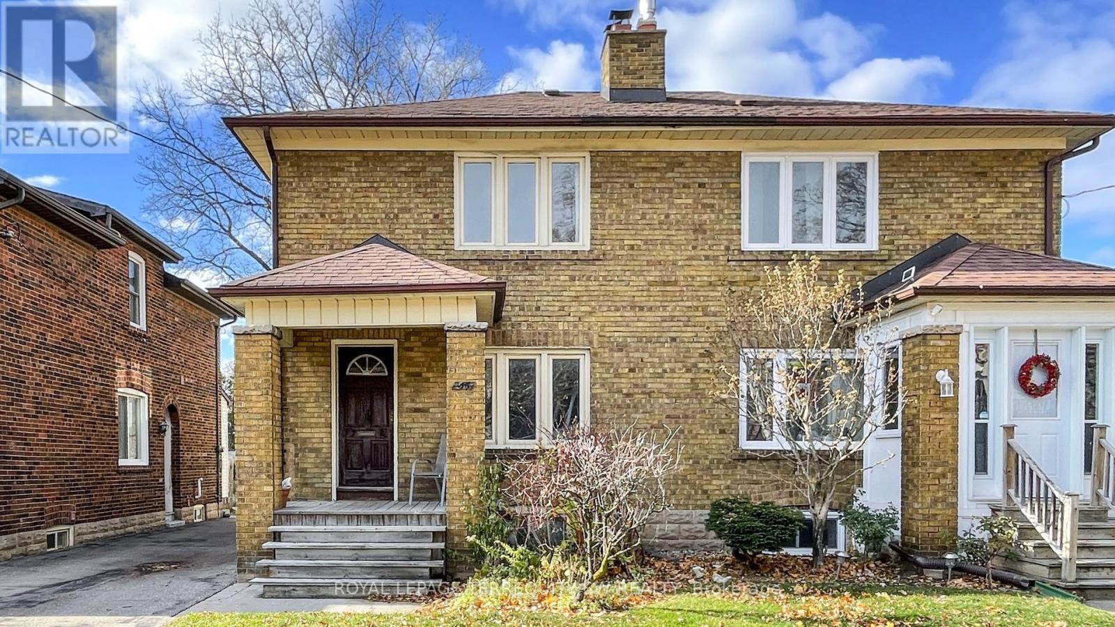 56 Petman Avenue, Toronto, Ontario  M4S 2S8 - Photo 3 - C12559328