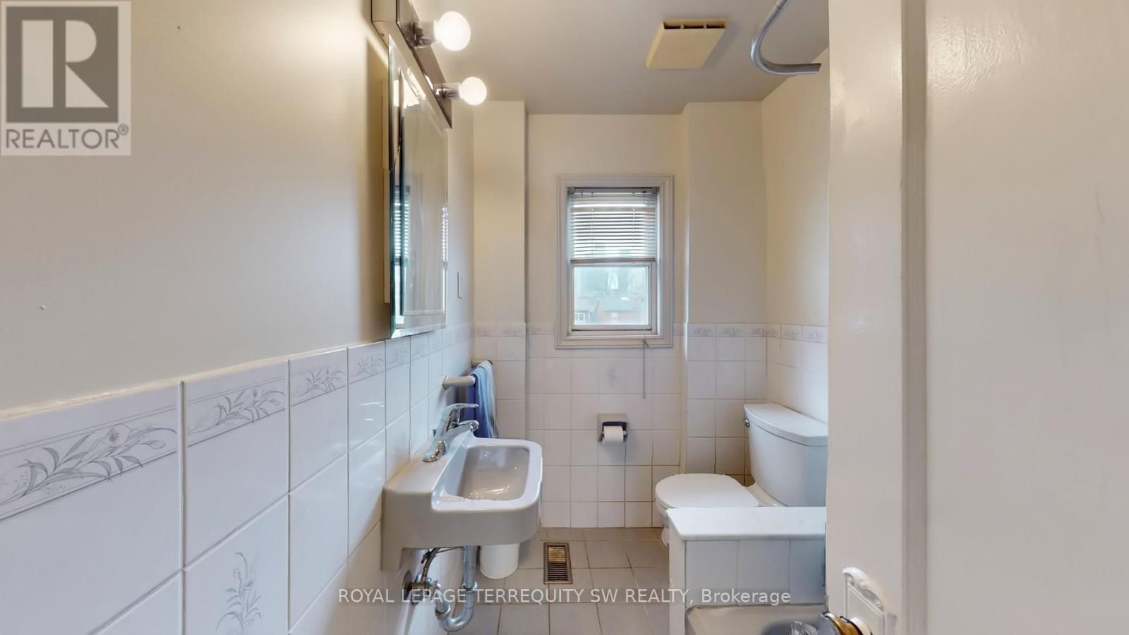 56 Petman Avenue, Toronto, Ontario  M4S 2S8 - Photo 33 - C12559328