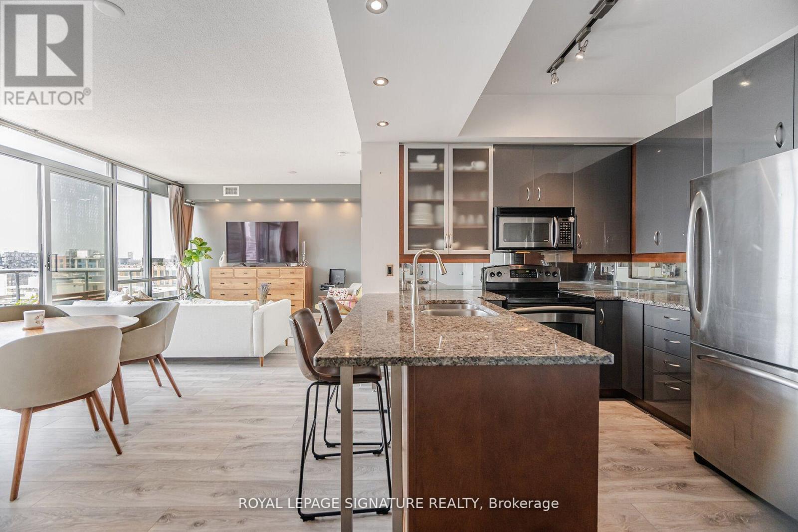 1405 - 438 King Street W, Toronto, Ontario  M5V 3T9 - Photo 6 - C12559430