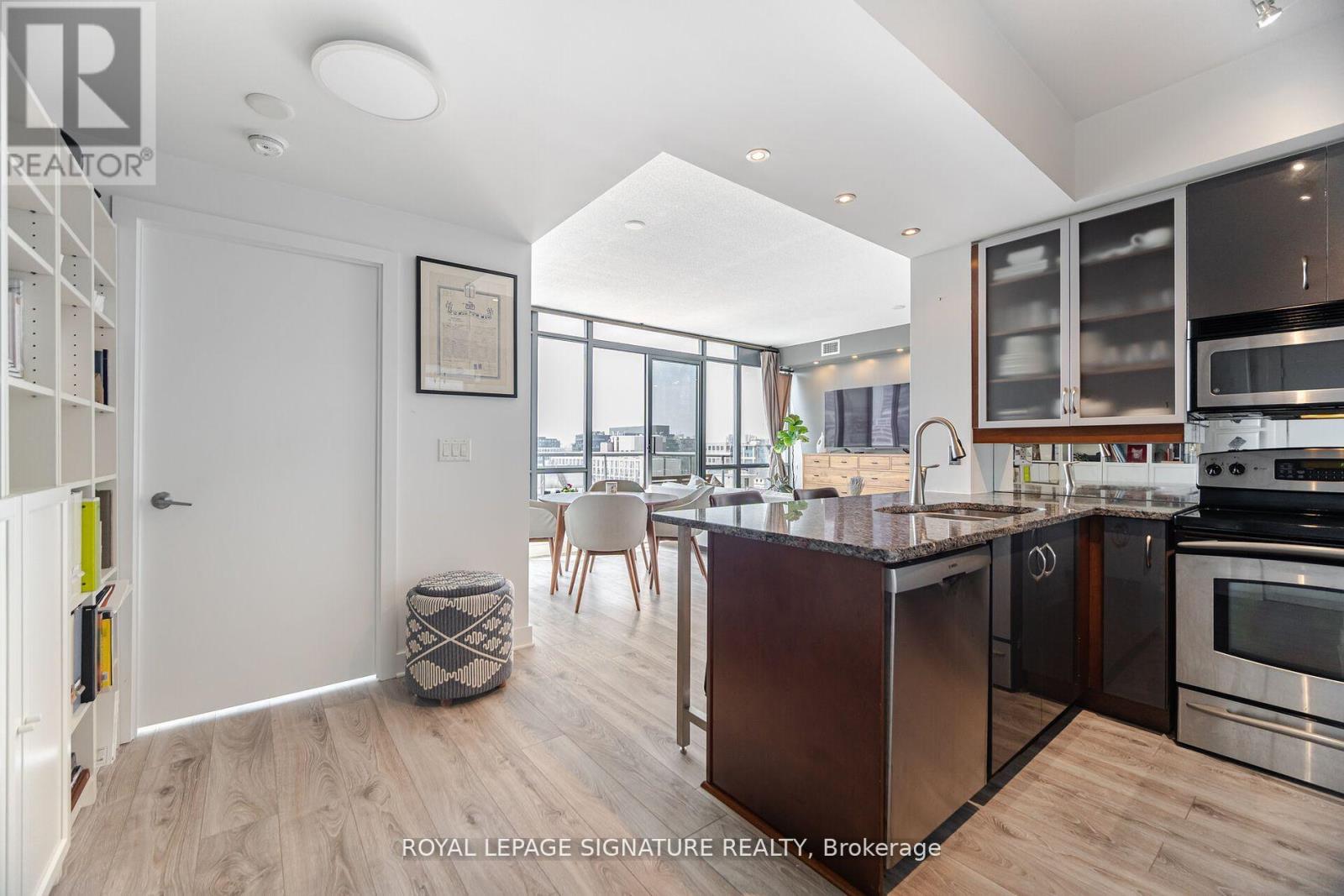 1405 - 438 King Street W, Toronto, Ontario  M5V 3T9 - Photo 7 - C12559430