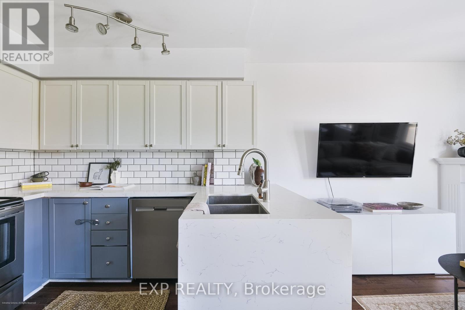 307 - 3 Shank Street, Toronto, Ontario  M6J 3W9 - Photo 12 - C12559460