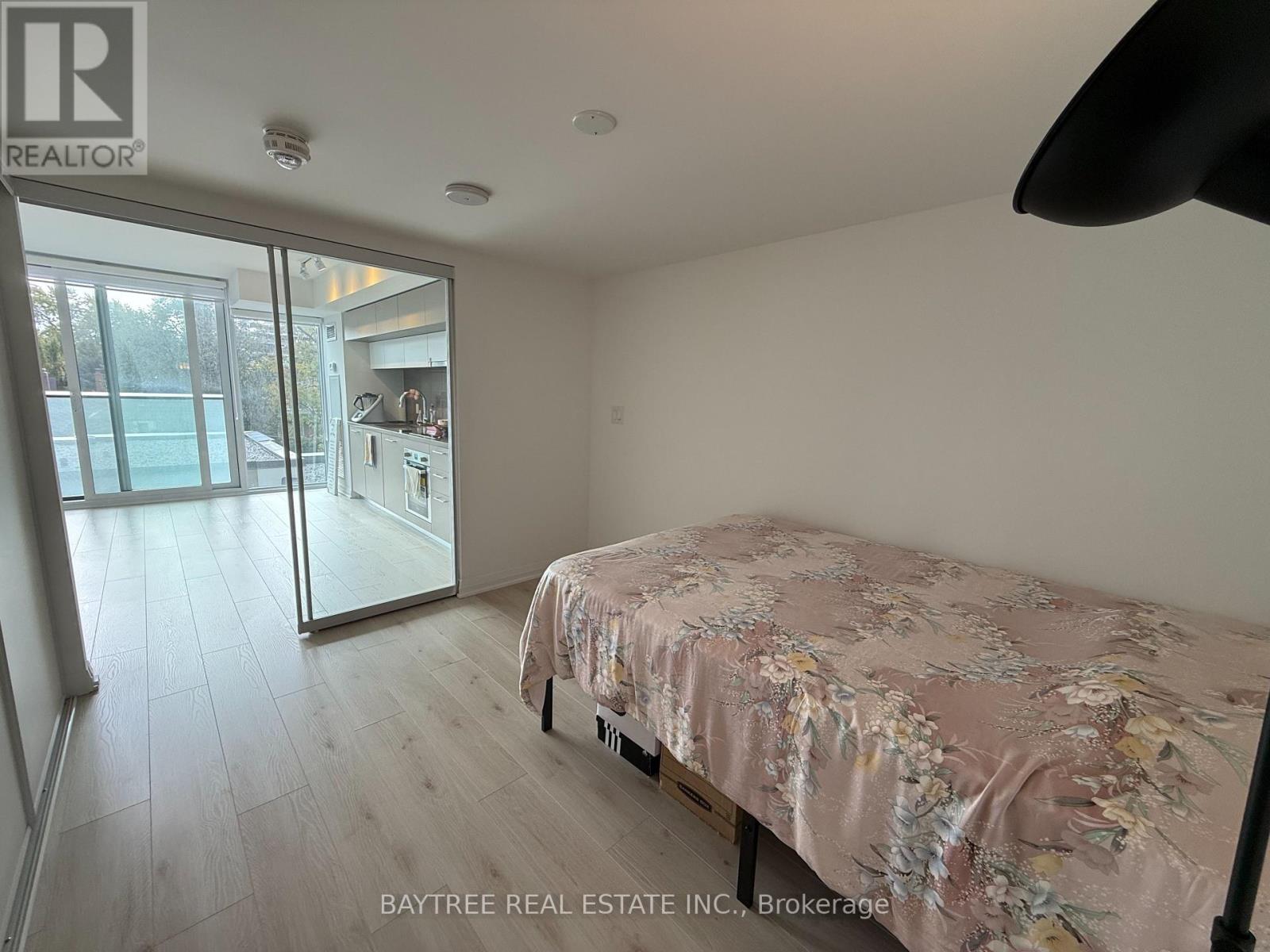 411 - 99 Foxbar Road, Toronto, Ontario  M4V 0B2 - Photo 3 - C12559466