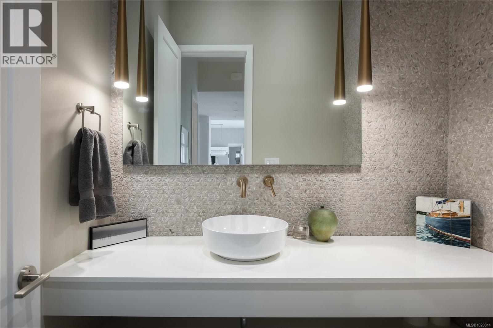 5100 Jagtar's Way, Saanich, British Columbia  V9E 2H7 - Photo 29 - 1020814