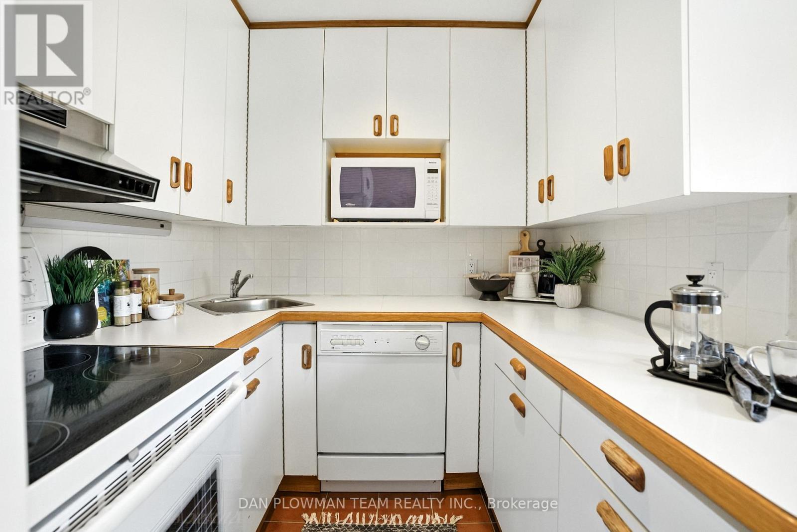 1001 Wardman Crescent, Whitby, Ontario  L1N 3H1 - Photo 11 - E12559366