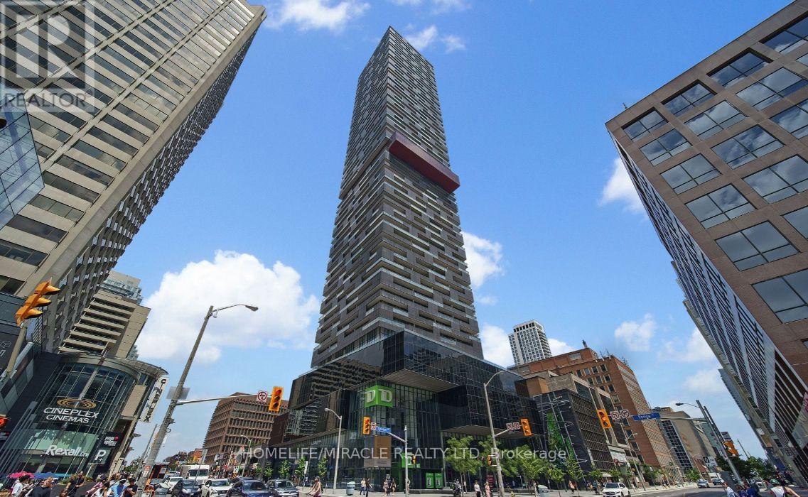 1906 - 8 EGLINGTON AVENUE E, Toronto, Ontario