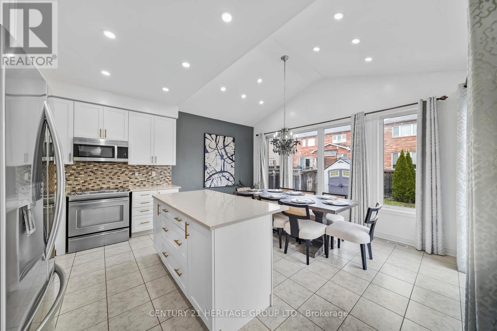 32 Amberwing Landing, Bradford West Gwillimbury (Bradford), Ontario  L3Z 0H9 - Photo 12 - N12559330