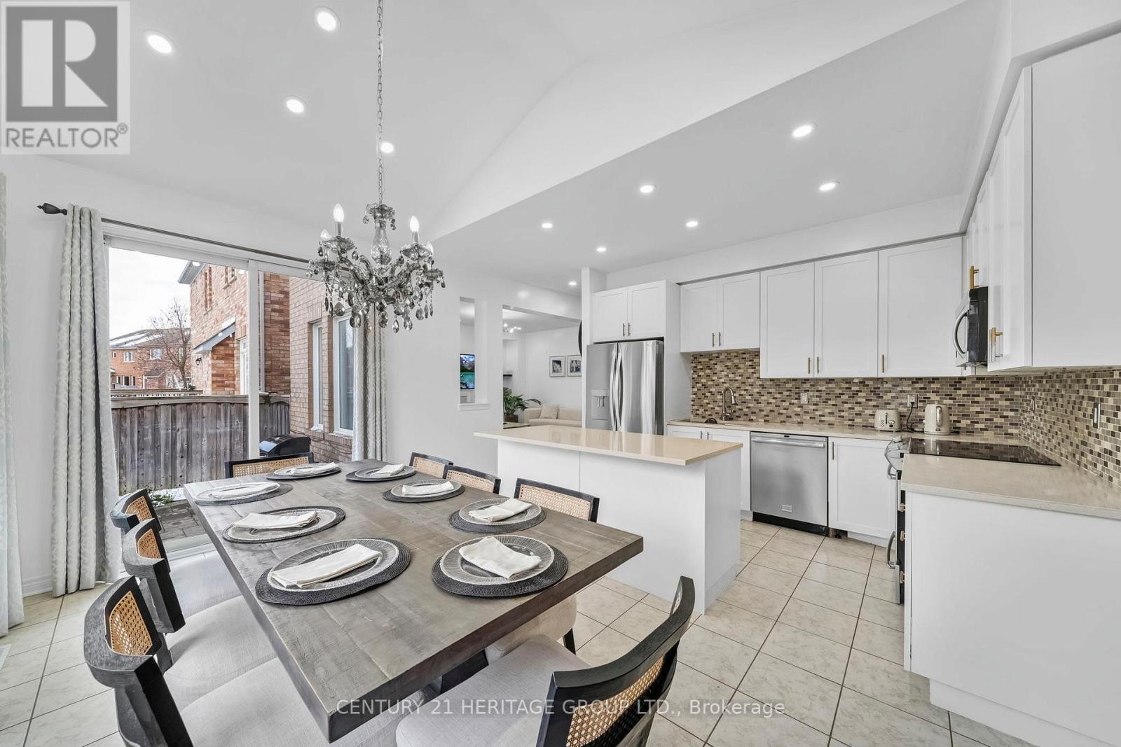 32 Amberwing Landing, Bradford West Gwillimbury (Bradford), Ontario  L3Z 0H9 - Photo 13 - N12559330