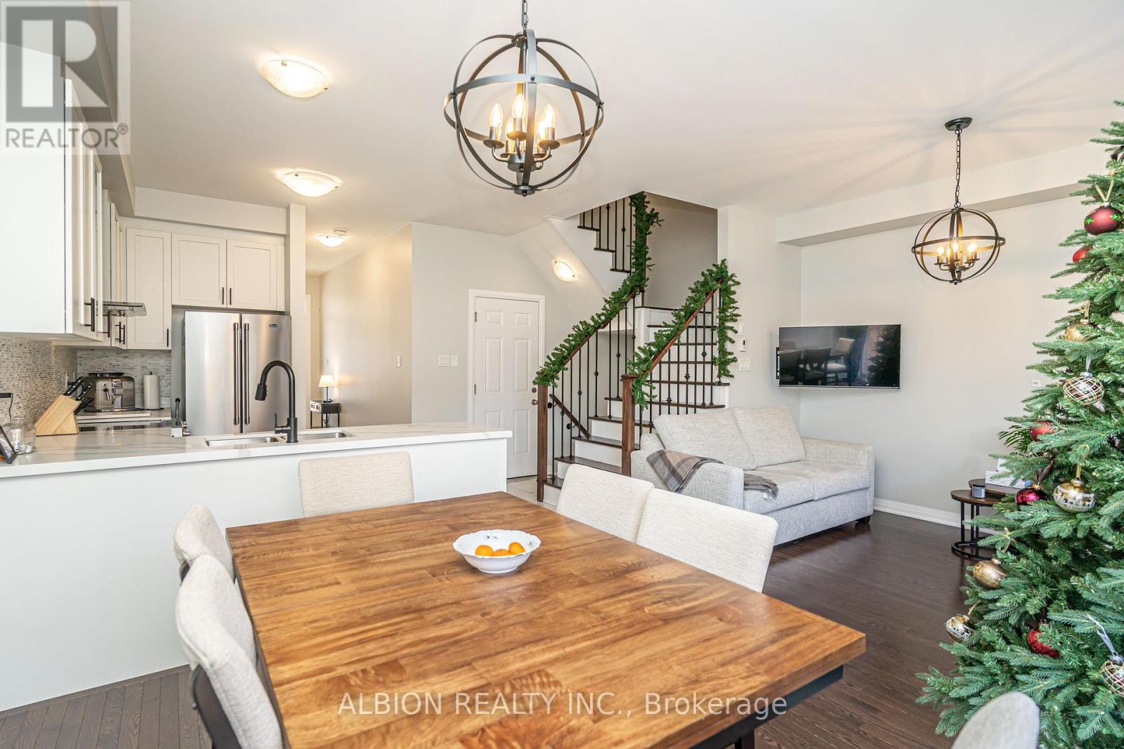 37 Donnan Drive, New Tecumseth, Ontario  L0G 1W0 - Photo 12 - N12559370