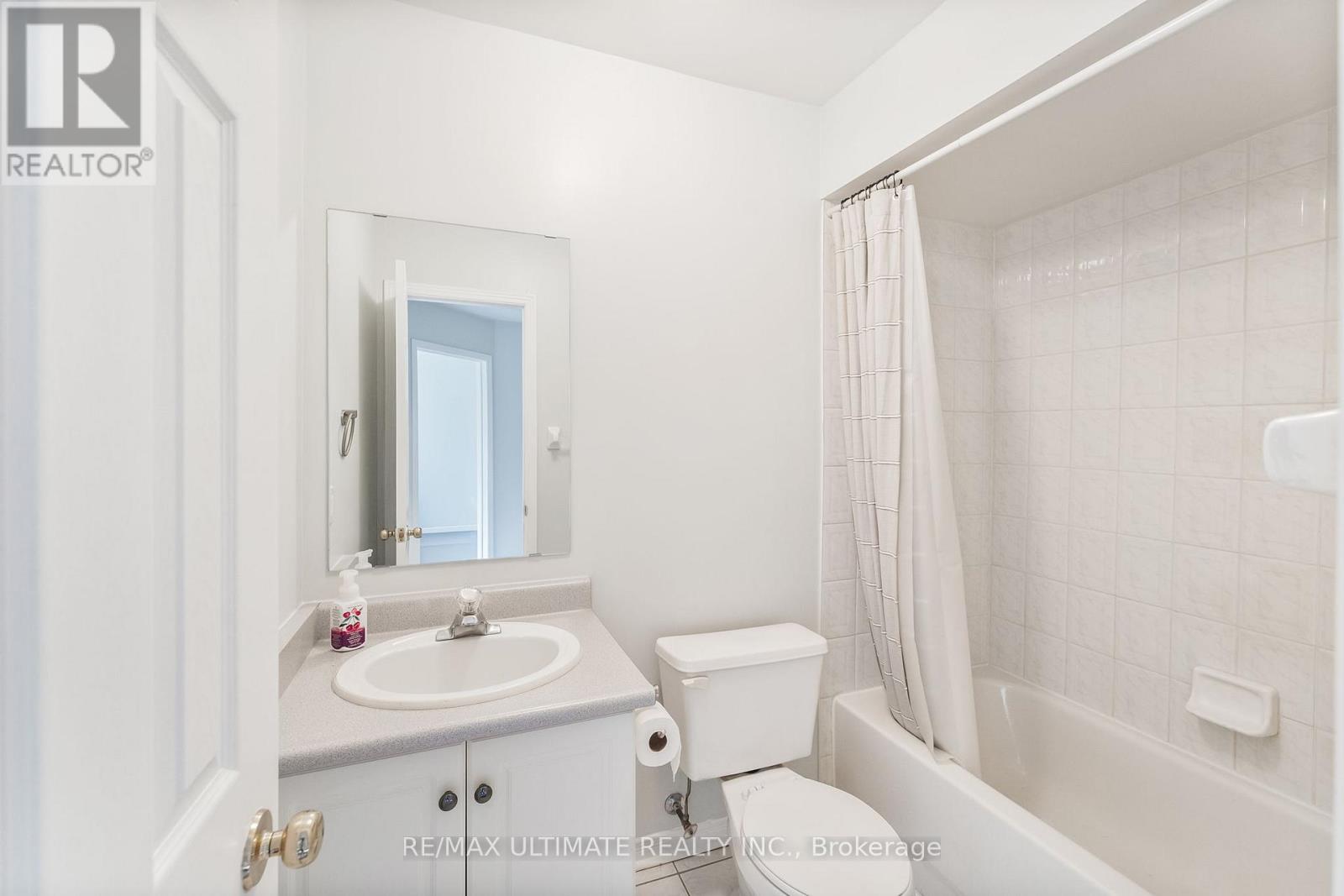 36 Bowler Street, Aurora, Ontario  L4G 7H7 - Photo 20 - N12559406