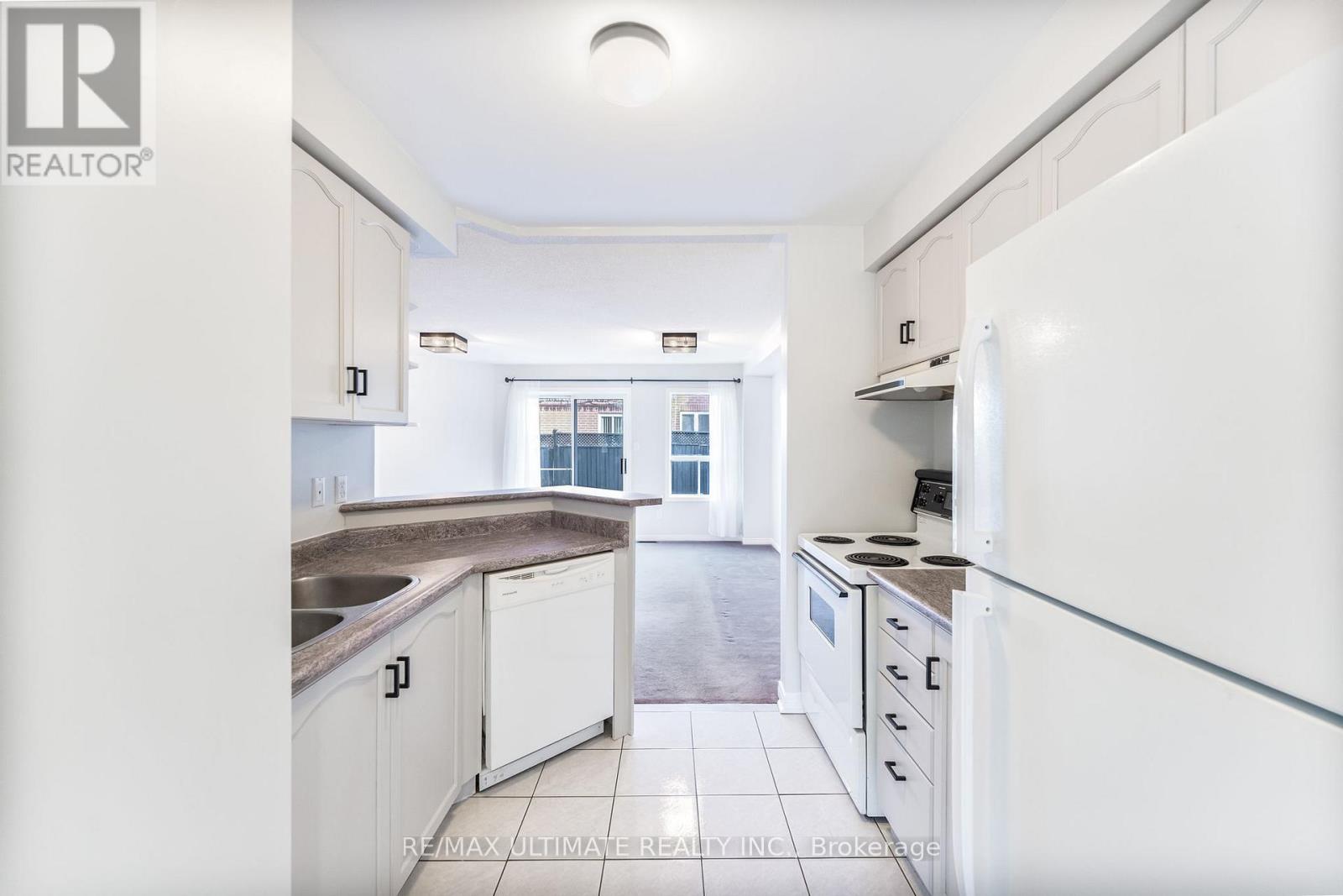 36 Bowler Street, Aurora, Ontario  L4G 7H7 - Photo 5 - N12559406