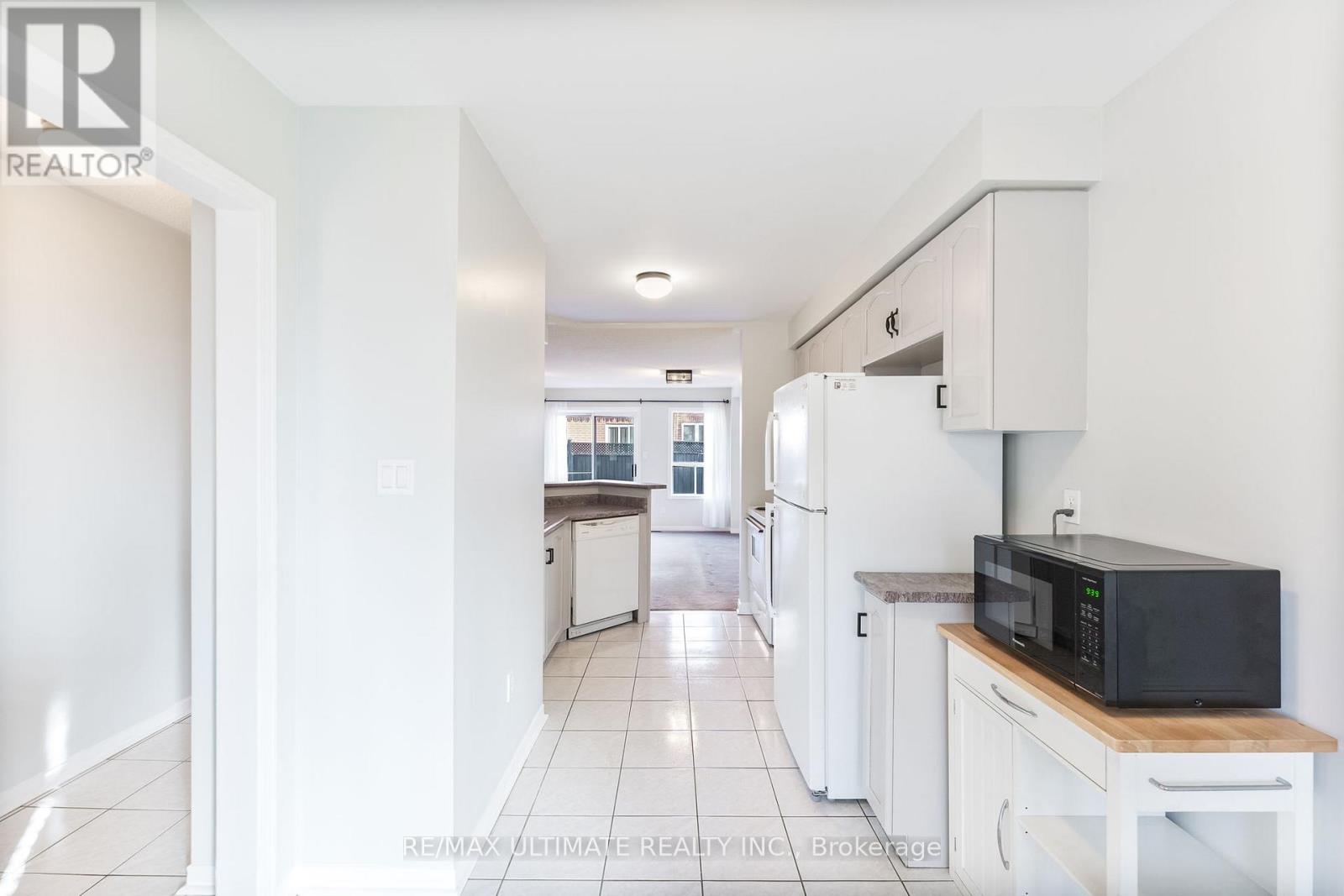 36 Bowler Street, Aurora, Ontario  L4G 7H7 - Photo 8 - N12559406