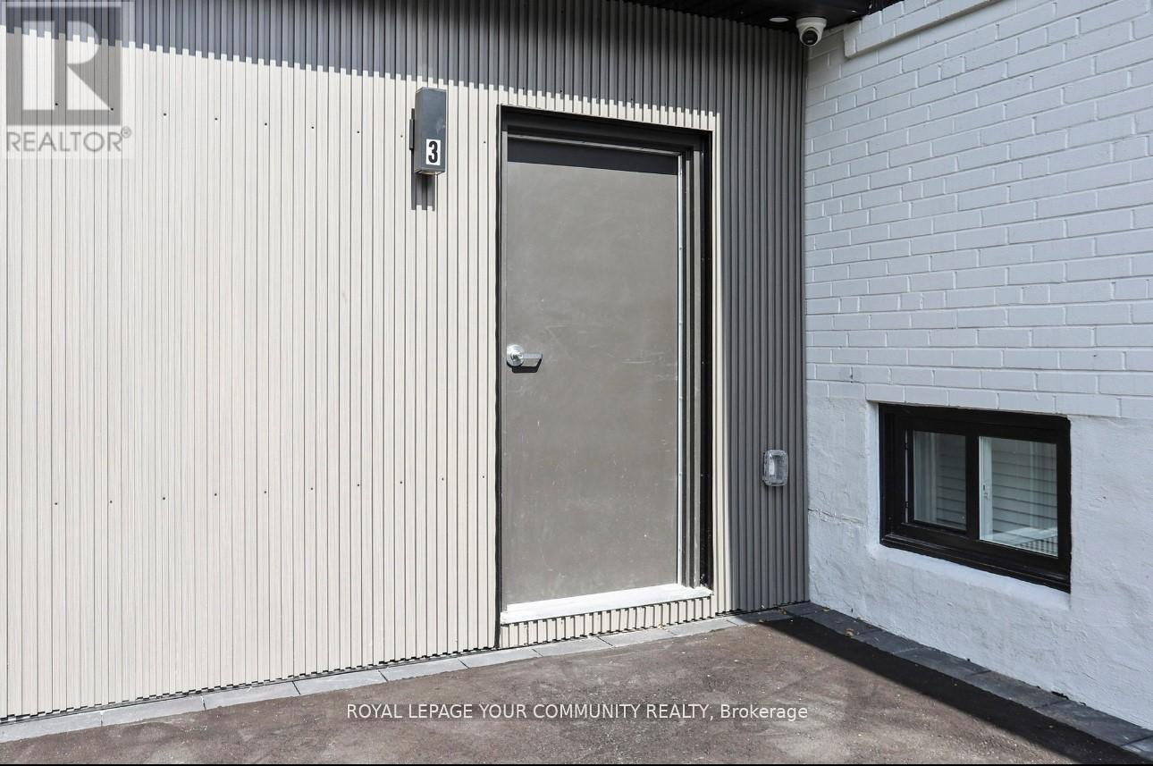 Unit 3 - 12 Kemano Street, Aurora, Ontario  L4G 2Y1 - Photo 11 - N12559414