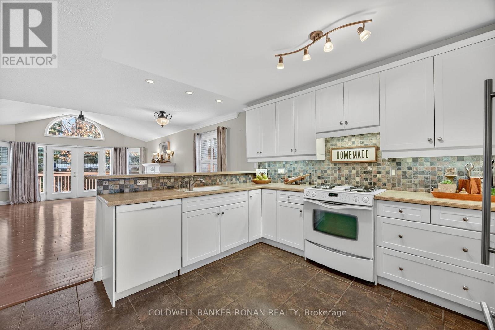 21 - 8 Montebello Terrace, New Tecumseth, Ontario  L9R 2H3 - Photo 8 - N12559478