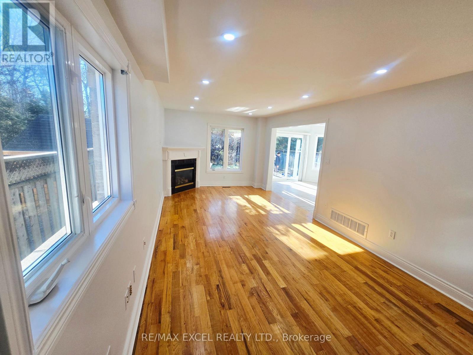 Upper Level - 133 Humberland Drive, Richmond Hill, Ontario  L4E 3Y7 - Photo 12 - N12559480