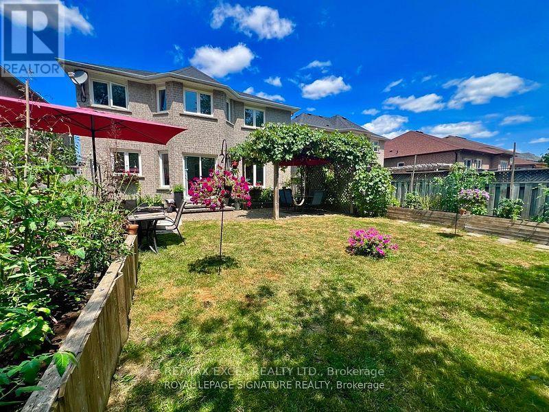 Upper Level - 133 Humberland Drive, Richmond Hill, Ontario  L4E 3Y7 - Photo 2 - N12559480