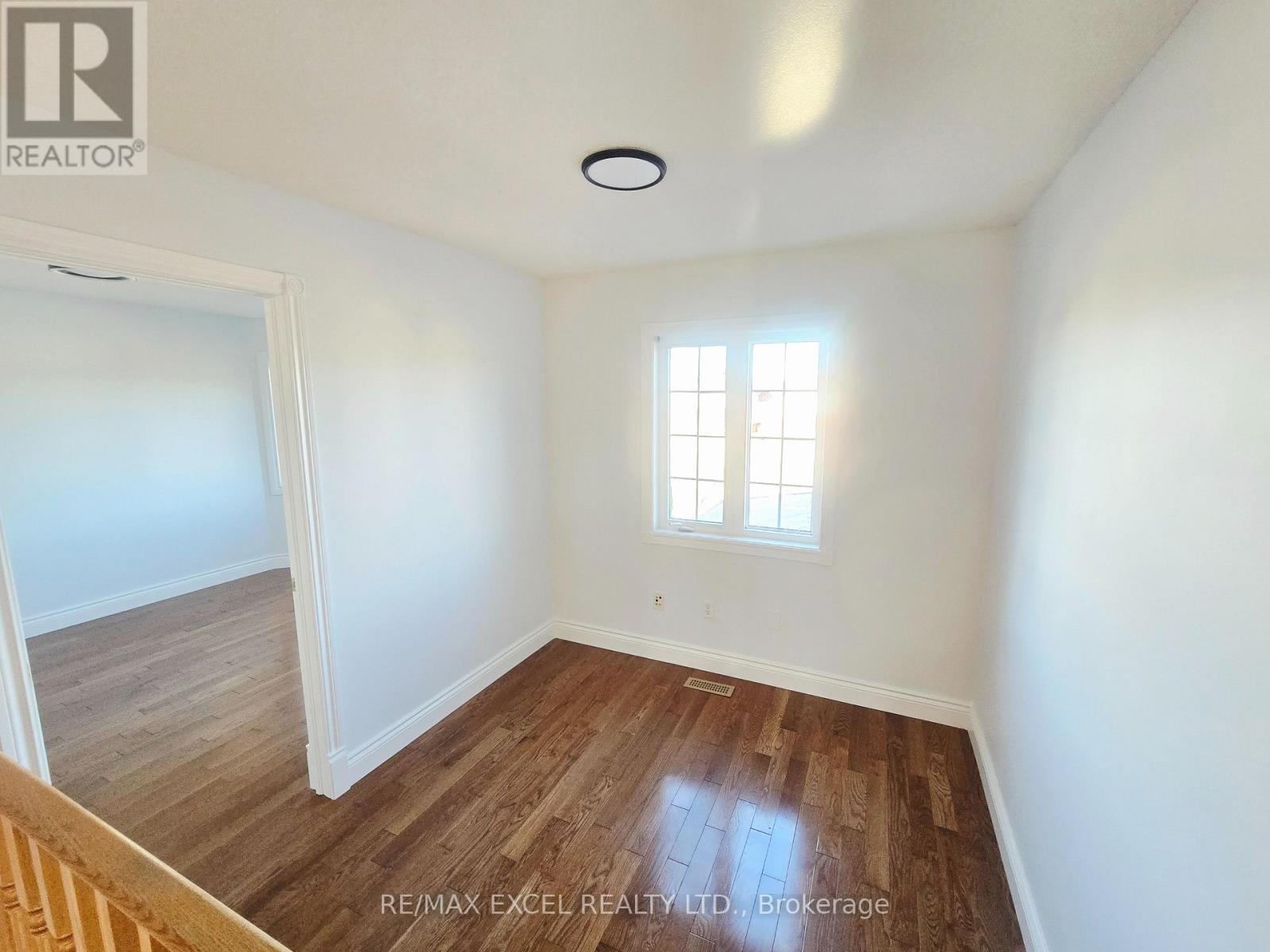 Upper Level - 133 Humberland Drive, Richmond Hill, Ontario  L4E 3Y7 - Photo 20 - N12559480