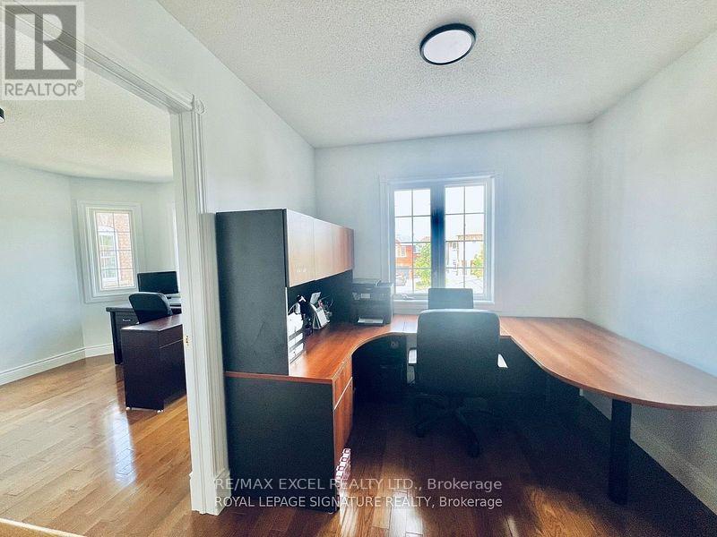 Upper Level - 133 Humberland Drive, Richmond Hill, Ontario  L4E 3Y7 - Photo 21 - N12559480